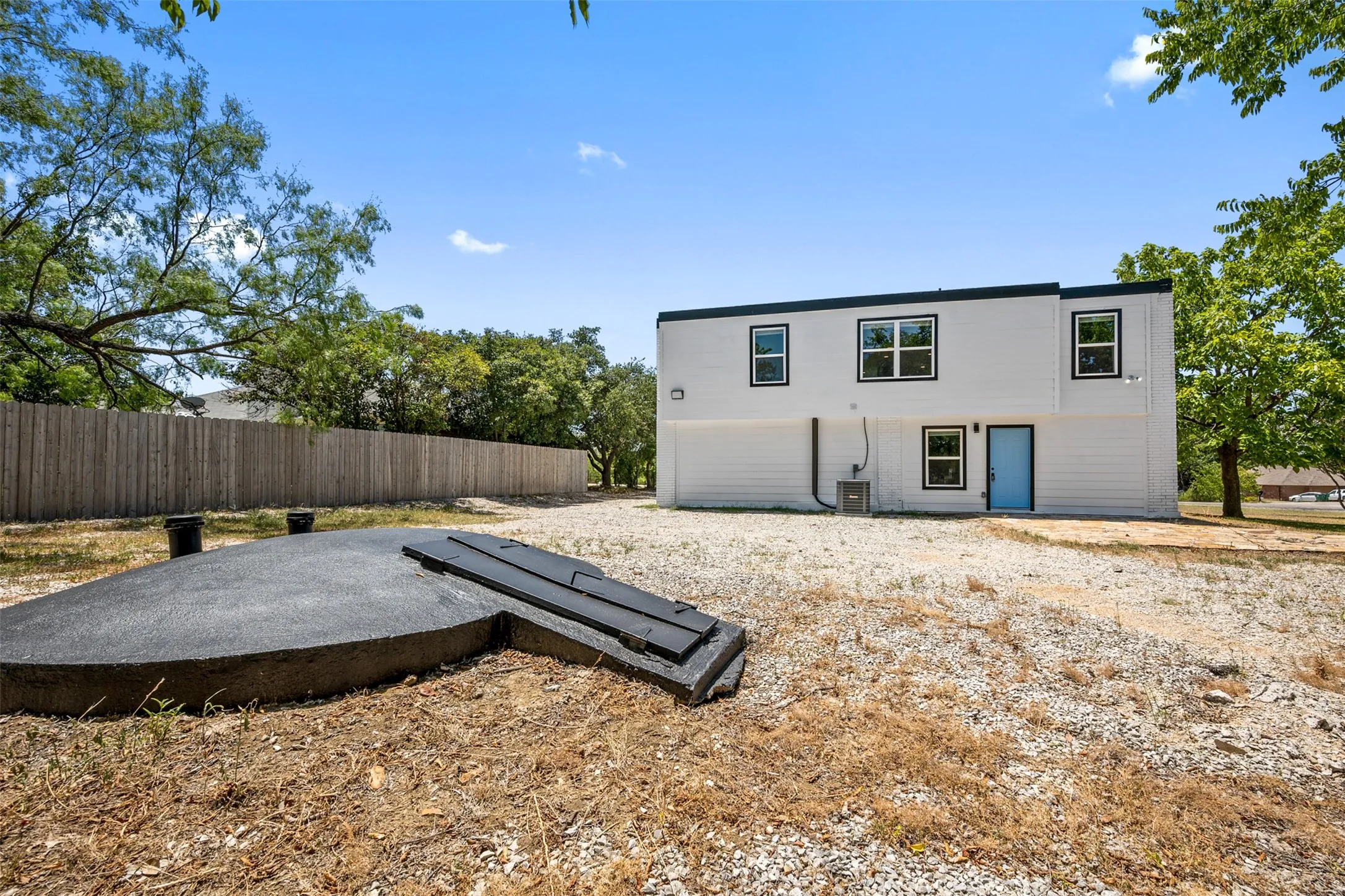 Single Family Residence For Rent in Wise County , 158 Lakeshore Drive, Runaway Bay, Texas 76426, 5 Bedroom, 4 Bathroom, Garage spaces, 2,870 Sqft, built in 1989, mls#21374182, Real Estate Agent in Runaway Bay, Homes For Rent in Wise county, Homes For Rent in Runaway Bay, Realtor in Runaway Bay Texas, Real Estate Brokerage Independent Realty Texas, Luminita Cordes Realtor
