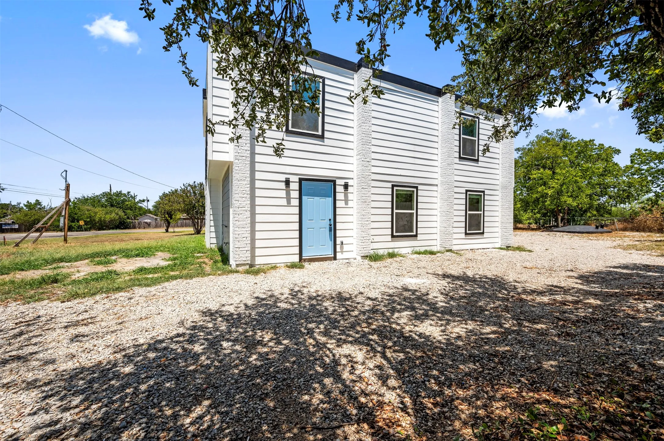 Single Family Residence For Rent in Wise County , 158 Lakeshore Drive, Runaway Bay, Texas 76426, 5 Bedroom, 4 Bathroom, Garage spaces, 2,870 Sqft, built in 1989, mls#21374182, Real Estate Agent in Runaway Bay, Homes For Rent in Wise county, Homes For Rent in Runaway Bay, Realtor in Runaway Bay Texas, Real Estate Brokerage Independent Realty Texas, Luminita Cordes Realtor