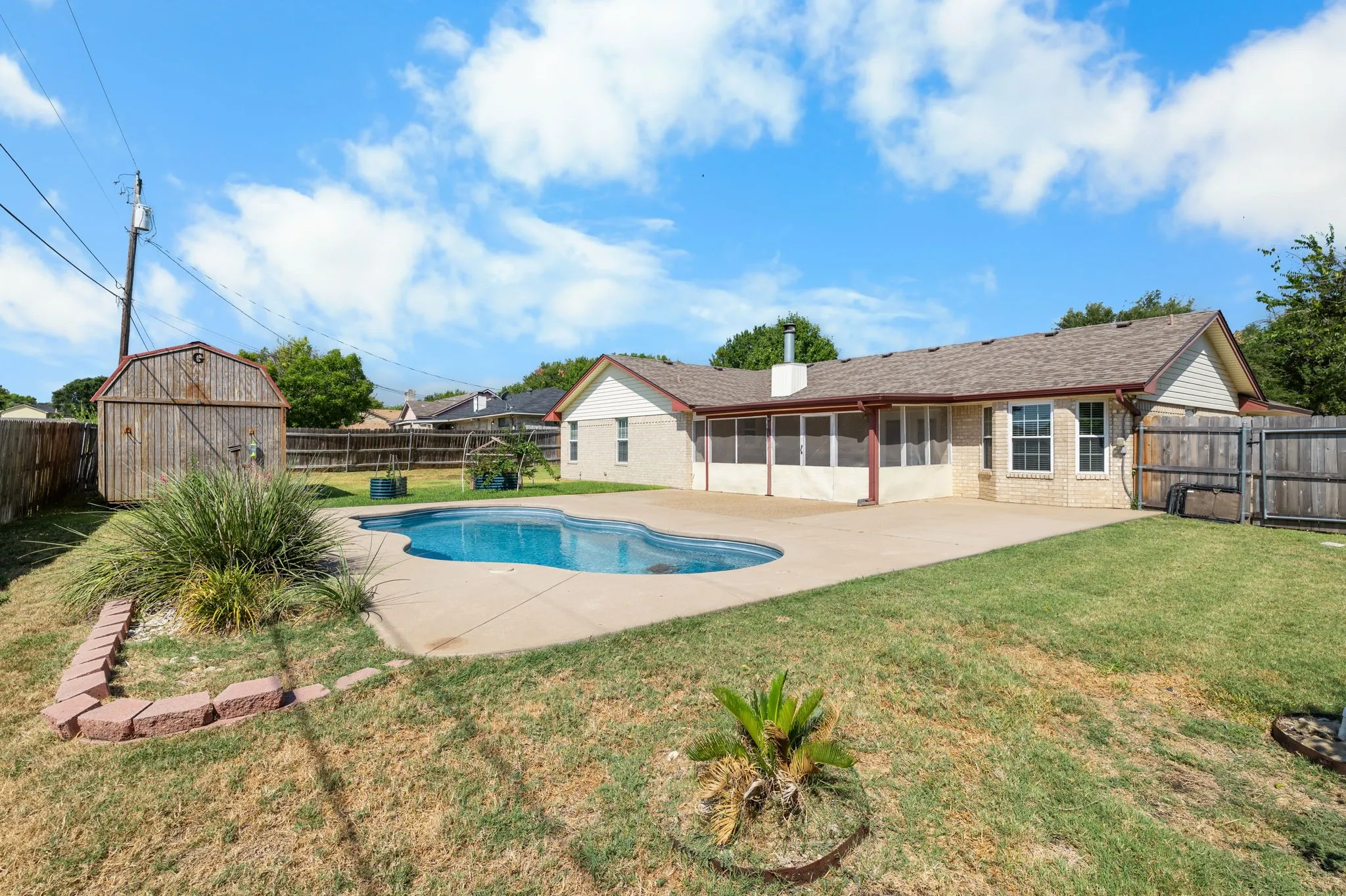 Single Family Residence For Sale in Mc Lennan County , 605 Angel Fire Drive, Hewitt, Texas 76643, 3 Bedroom, 2 Bathroom, 2 Garage spaces, 1,741 Sqft, built in 1983, mls#21373840, Real Estate Agent in Hewitt, Homes For Sale in Mc Lennan county, Homes For Sale in Hewitt, Realtor in Hewitt Texas, Real Estate Brokerage Independent Realty Texas, Luminita Cordes Realtor