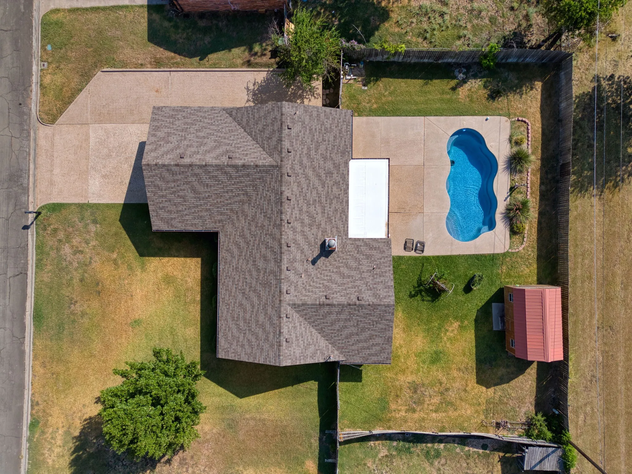 Single Family Residence For Sale in Mc Lennan County , 605 Angel Fire Drive, Hewitt, Texas 76643, 3 Bedroom, 2 Bathroom, 2 Garage spaces, 1,741 Sqft, built in 1983, mls#21373840, Real Estate Agent in Hewitt, Homes For Sale in Mc Lennan county, Homes For Sale in Hewitt, Realtor in Hewitt Texas, Real Estate Brokerage Independent Realty Texas, Luminita Cordes Realtor