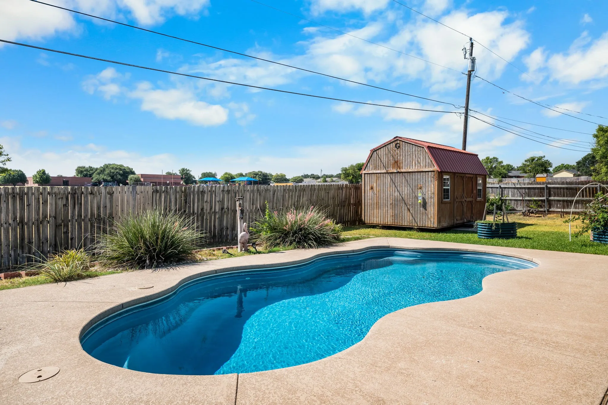 Single Family Residence For Sale in Mc Lennan County , 605 Angel Fire Drive, Hewitt, Texas 76643, 3 Bedroom, 2 Bathroom, 2 Garage spaces, 1,741 Sqft, built in 1983, mls#21373840, Real Estate Agent in Hewitt, Homes For Sale in Mc Lennan county, Homes For Sale in Hewitt, Realtor in Hewitt Texas, Real Estate Brokerage Independent Realty Texas, Luminita Cordes Realtor
