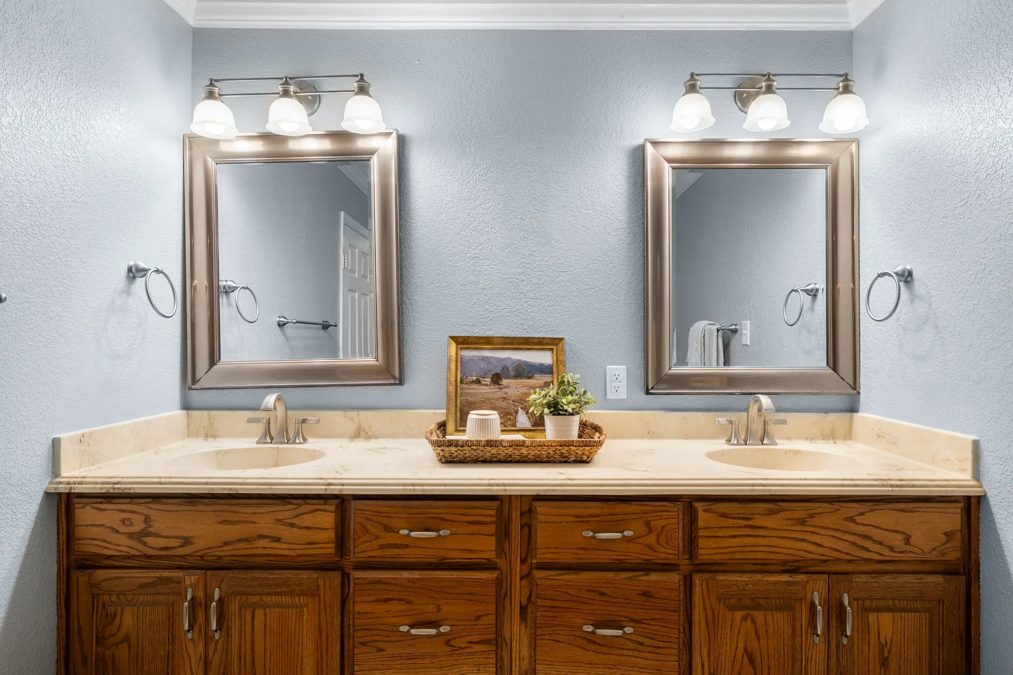 Single Family Residence For Sale in Mc Lennan County , 605 Angel Fire Drive, Hewitt, Texas 76643, 3 Bedroom, 2 Bathroom, 2 Garage spaces, 1,741 Sqft, built in 1983, mls#21373840, Real Estate Agent in Hewitt, Homes For Sale in Mc Lennan county, Homes For Sale in Hewitt, Realtor in Hewitt Texas, Real Estate Brokerage Independent Realty Texas, Luminita Cordes Realtor