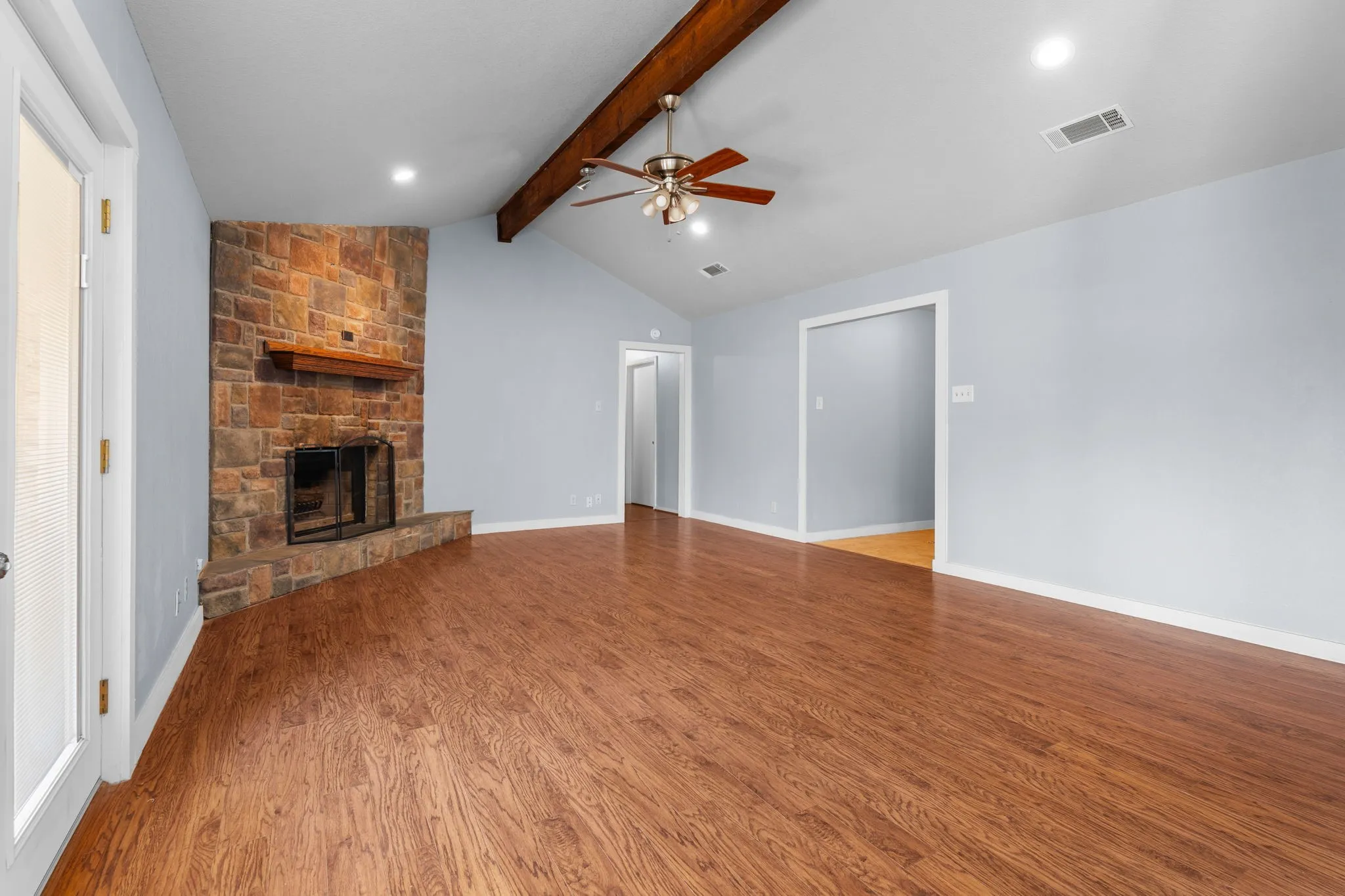 Single Family Residence For Sale in Mc Lennan County , 605 Angel Fire Drive, Hewitt, Texas 76643, 3 Bedroom, 2 Bathroom, 2 Garage spaces, 1,741 Sqft, built in 1983, mls#21373840, Real Estate Agent in Hewitt, Homes For Sale in Mc Lennan county, Homes For Sale in Hewitt, Realtor in Hewitt Texas, Real Estate Brokerage Independent Realty Texas, Luminita Cordes Realtor