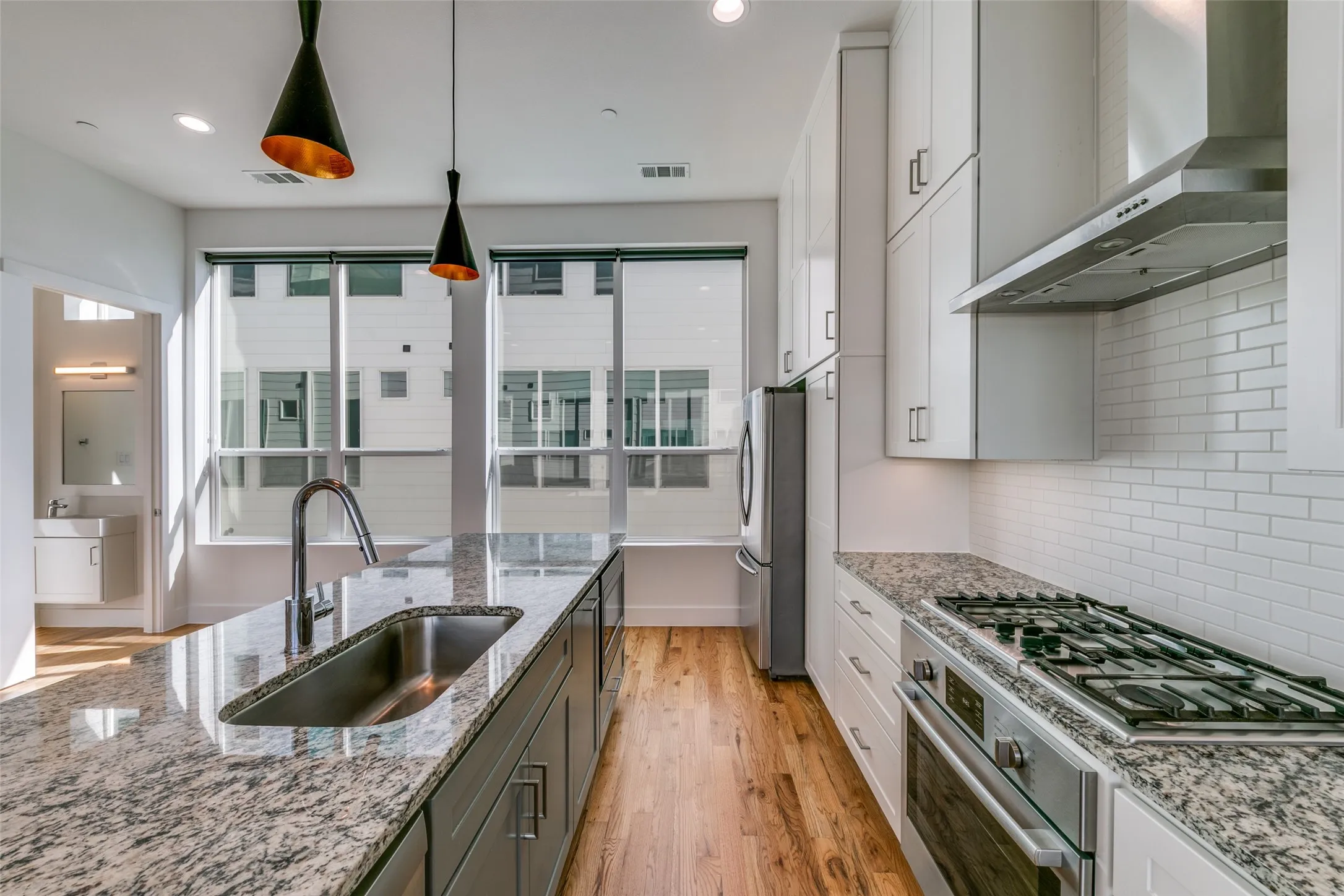 Townhouse For Rent in Dallas County , 5927 Lindell Avenue 104, Dallas, Texas 75206, 2 Bedroom, 3 Bathroom, 2 Garage spaces, 1,440 Sqft, built in 2019, mls#21374265, Real Estate Agent in Dallas, Homes For Rent in Dallas county, Homes For Rent in Dallas, Realtor in Dallas Texas, Real Estate Brokerage Independent Realty Texas, Luminita Cordes Realtor