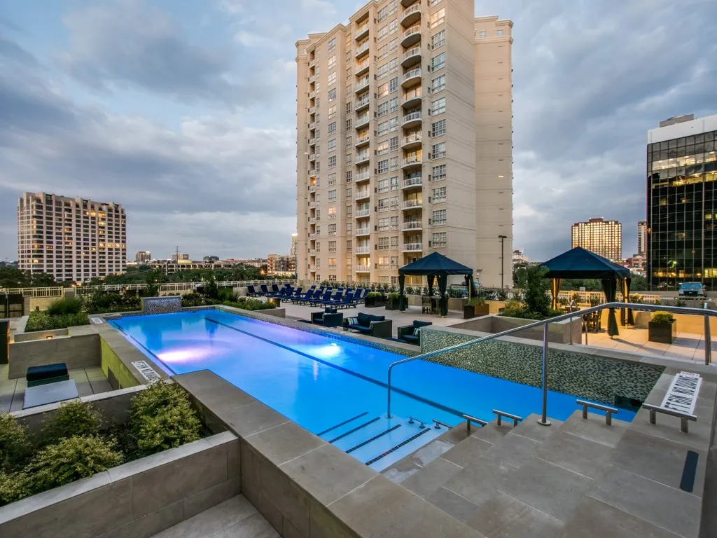 Condominium For Sale in Dallas County , 3225 Turtle Creek Boulevard 318, Dallas, Texas 75219, 1 Bedroom, 1 Bathroom, 2 Garage spaces, 834 Sqft, built in 1998, mls#21374192, Real Estate Agent in Dallas, Homes For Sale in Dallas county, Homes For Sale in Dallas, Realtor in Dallas Texas, Real Estate Brokerage Independent Realty Texas, Luminita Cordes Realtor