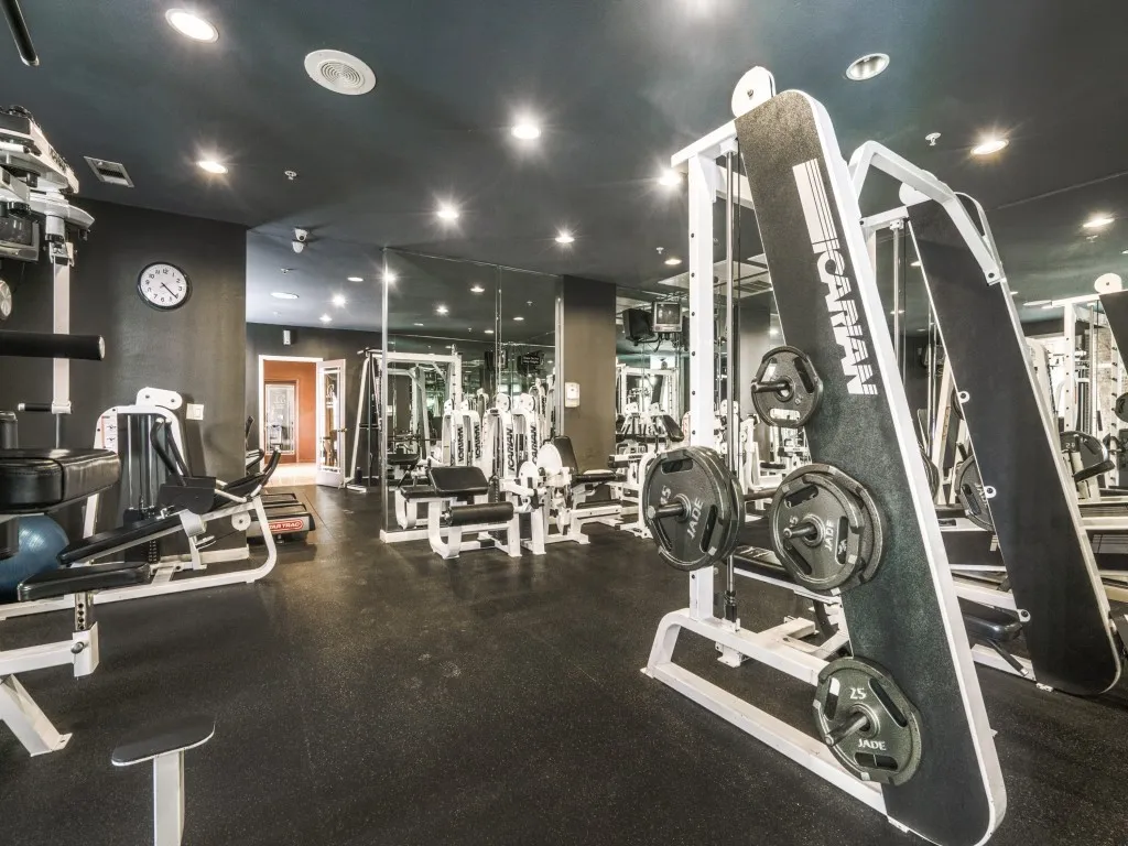Condominium For Sale in Dallas County , 3225 Turtle Creek Boulevard 318, Dallas, Texas 75219, 1 Bedroom, 1 Bathroom, 2 Garage spaces, 834 Sqft, built in 1998, mls#21374192, Real Estate Agent in Dallas, Homes For Sale in Dallas county, Homes For Sale in Dallas, Realtor in Dallas Texas, Real Estate Brokerage Independent Realty Texas, Luminita Cordes Realtor