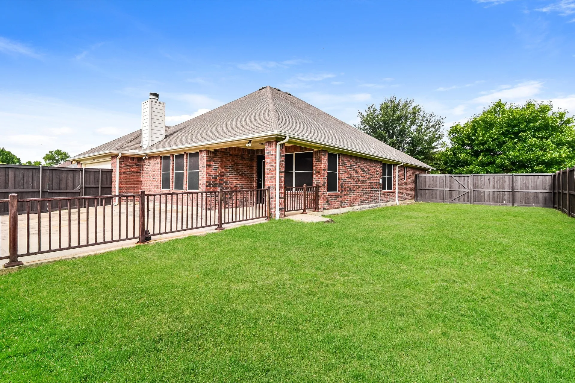 Single Family Residence For Rent in Collin County , 1204 Lost Valley Drive, Royse City, Texas 75189, 3 Bedroom, 3 Bathroom, 1 Garage spaces, 2,256 Sqft, built in 2006, mls#21374275, Real Estate Agent in Royse City, Homes For Rent in Collin county, Homes For Rent in Royse City, Realtor in Royse City Texas, Real Estate Brokerage Independent Realty Texas, Luminita Cordes Realtor