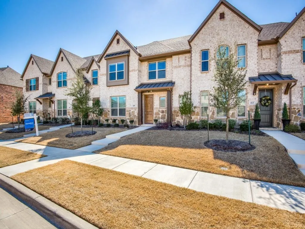 Townhouse For Sale in Collin County , 409 Carnaby Court, Mc Kinney, Texas 75072, 3 Bedroom, 3 Bathroom, 2 Garage spaces, 1,842 Sqft, built in 2019, mls#21374283, Real Estate Agent in Mc Kinney, Homes For Sale in Collin county, Homes For Sale in Mc Kinney, Realtor in Mc Kinney Texas, Real Estate Brokerage Independent Realty Texas, Luminita Cordes Realtor