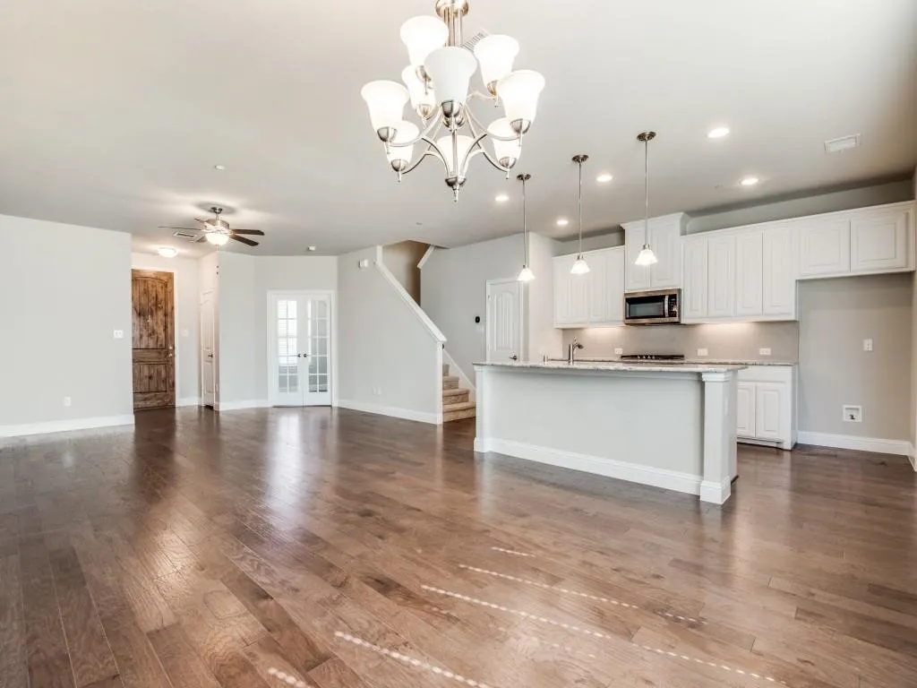 Townhouse For Sale in Collin County , 409 Carnaby Court, Mc Kinney, Texas 75072, 3 Bedroom, 3 Bathroom, 2 Garage spaces, 1,842 Sqft, built in 2019, mls#21374283, Real Estate Agent in Mc Kinney, Homes For Sale in Collin county, Homes For Sale in Mc Kinney, Realtor in Mc Kinney Texas, Real Estate Brokerage Independent Realty Texas, Luminita Cordes Realtor