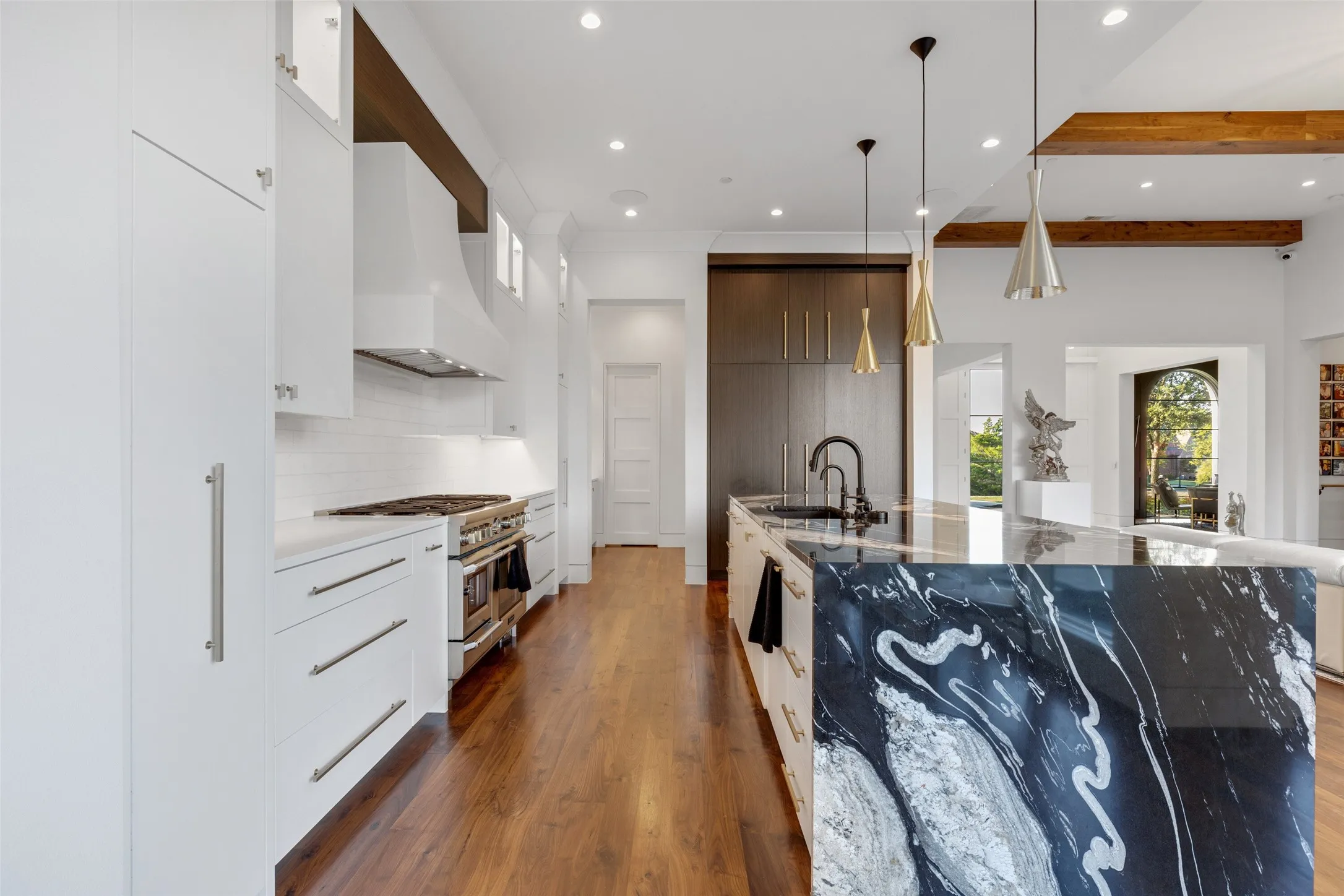 Single Family Residence For Sale in Denton County , 2127 Courtland Drive, Frisco, Texas 75034, 5 Bedroom, 7 Bathroom, 4 Garage spaces, 5,674 Sqft, built in 2016, mls#21369954, Real Estate Agent in Frisco, Homes For Sale in Denton county, Homes For Sale in Frisco, Realtor in Frisco Texas, Real Estate Brokerage Independent Realty Texas, Luminita Cordes Realtor