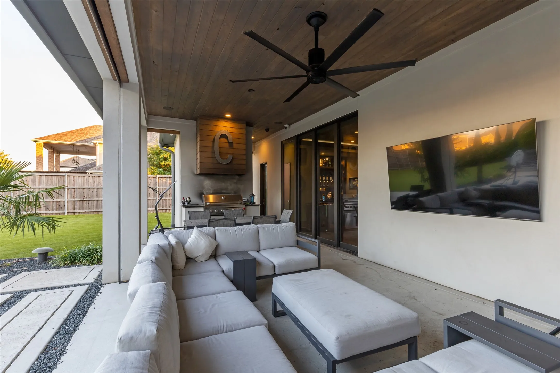 Single Family Residence For Sale in Denton County , 2127 Courtland Drive, Frisco, Texas 75034, 5 Bedroom, 7 Bathroom, 4 Garage spaces, 5,674 Sqft, built in 2016, mls#21369954, Real Estate Agent in Frisco, Homes For Sale in Denton county, Homes For Sale in Frisco, Realtor in Frisco Texas, Real Estate Brokerage Independent Realty Texas, Luminita Cordes Realtor