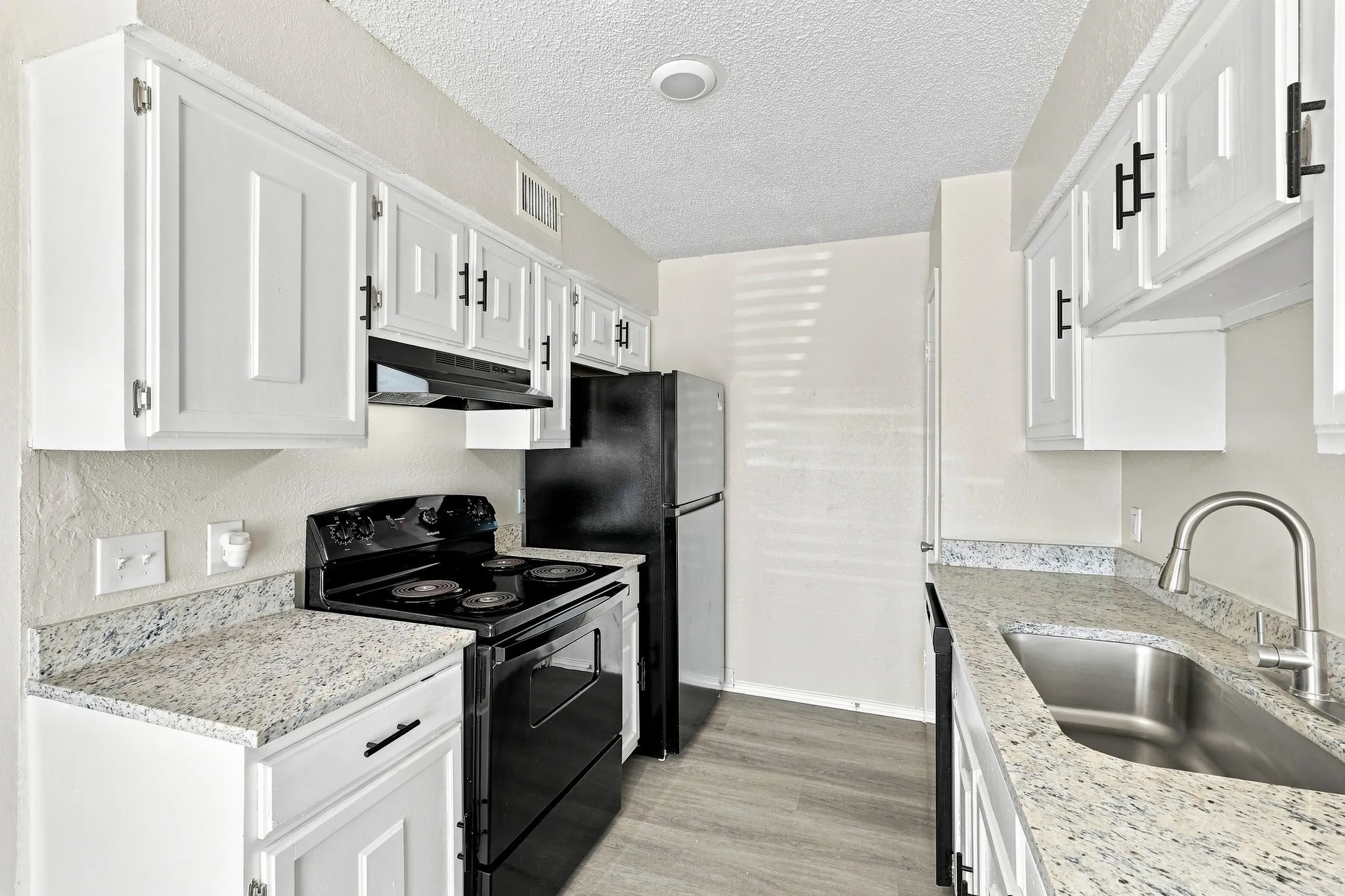 Quadruplex For Rent in Tarrant County , 8133 Foxfire Lane C, White Settlement, Texas 76108, 3 Bedroom, 2 Bathroom, Garage spaces, 1,030 Sqft, built in 1985, mls#21374287, Real Estate Agent in White Settlement, Homes For Rent in Tarrant county, Homes For Rent in White Settlement, Realtor in White Settlement Texas, Real Estate Brokerage Independent Realty Texas, Luminita Cordes Realtor