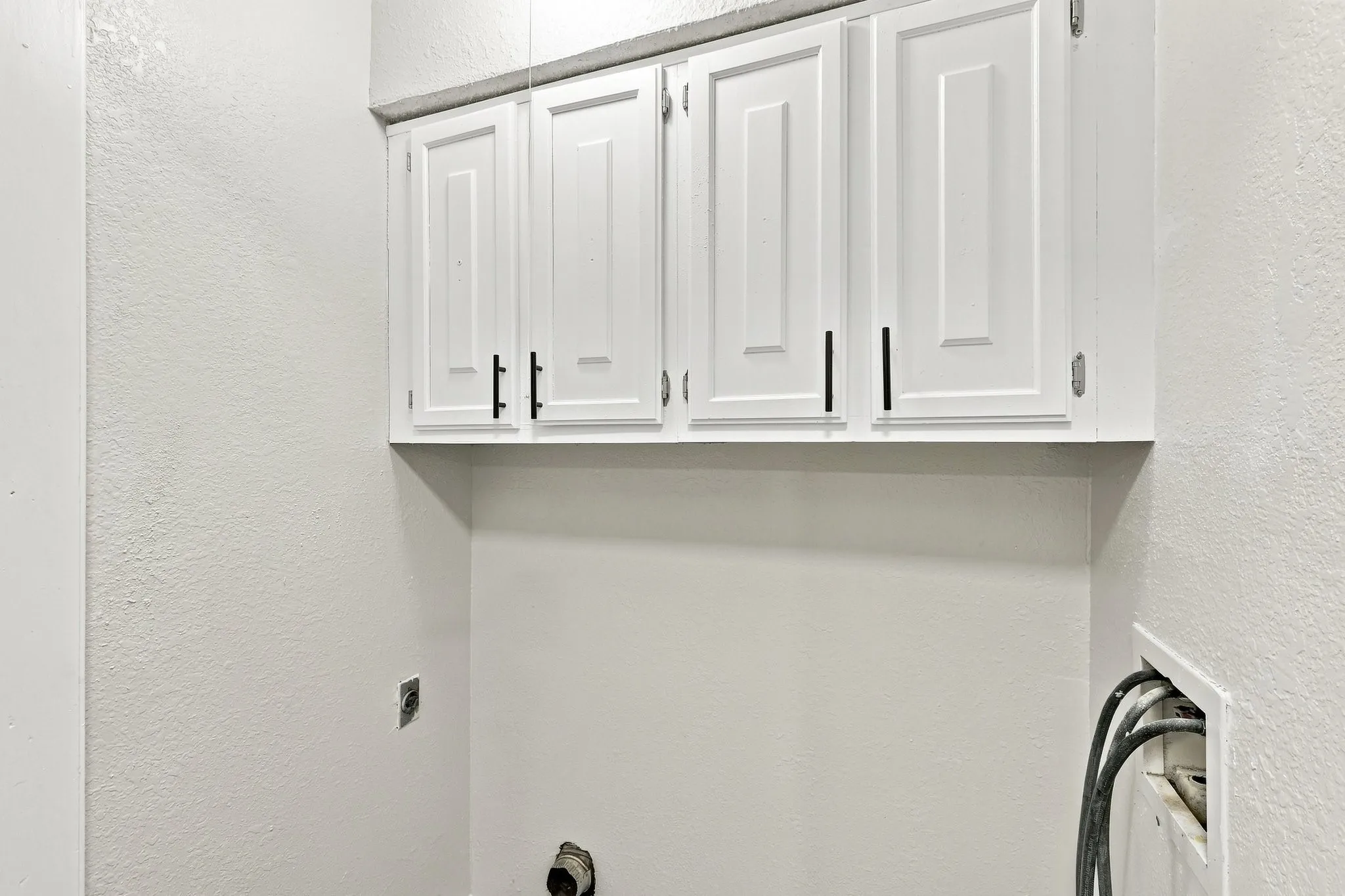 Quadruplex For Rent in Tarrant County , 8133 Foxfire Lane C, White Settlement, Texas 76108, 3 Bedroom, 2 Bathroom, Garage spaces, 1,030 Sqft, built in 1985, mls#21374287, Real Estate Agent in White Settlement, Homes For Rent in Tarrant county, Homes For Rent in White Settlement, Realtor in White Settlement Texas, Real Estate Brokerage Independent Realty Texas, Luminita Cordes Realtor