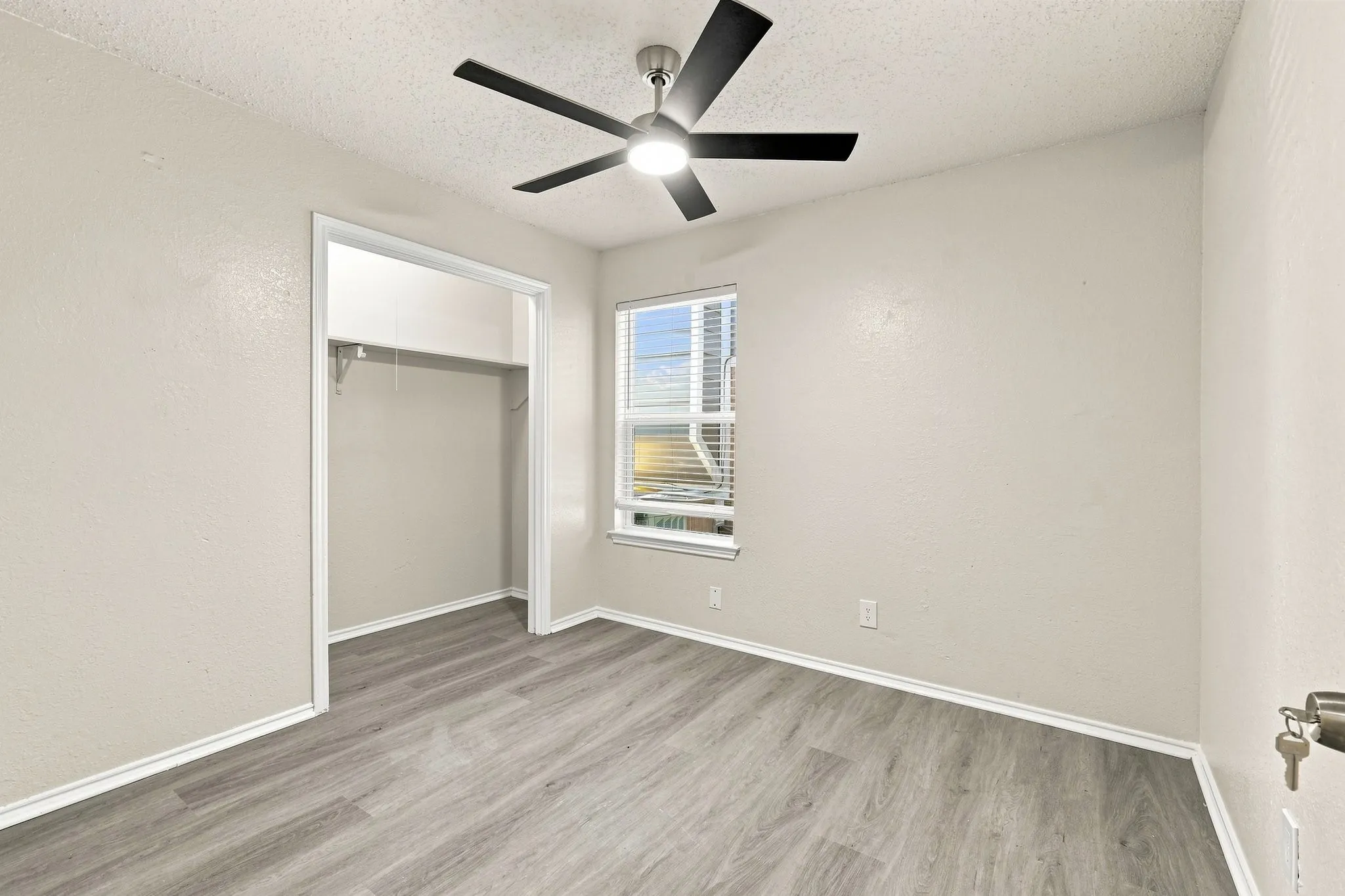 Quadruplex For Rent in Tarrant County , 8133 Foxfire Lane C, White Settlement, Texas 76108, 3 Bedroom, 2 Bathroom, Garage spaces, 1,030 Sqft, built in 1985, mls#21374287, Real Estate Agent in White Settlement, Homes For Rent in Tarrant county, Homes For Rent in White Settlement, Realtor in White Settlement Texas, Real Estate Brokerage Independent Realty Texas, Luminita Cordes Realtor