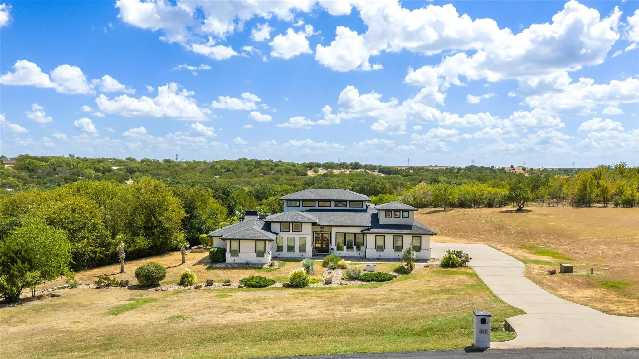 Single Family Residence For Sale in Parker County , 145 Tres Vistas Court, Cresson, Texas 76035, 4 Bedroom, 6 Bathroom, 3 Garage spaces, 3,890 Sqft, built in 2013, mls#21371913, Real Estate Agent in Cresson, Homes For Sale in Parker county, Homes For Sale in Cresson, Realtor in Cresson Texas, Real Estate Brokerage Independent Realty Texas, Luminita Cordes Realtor