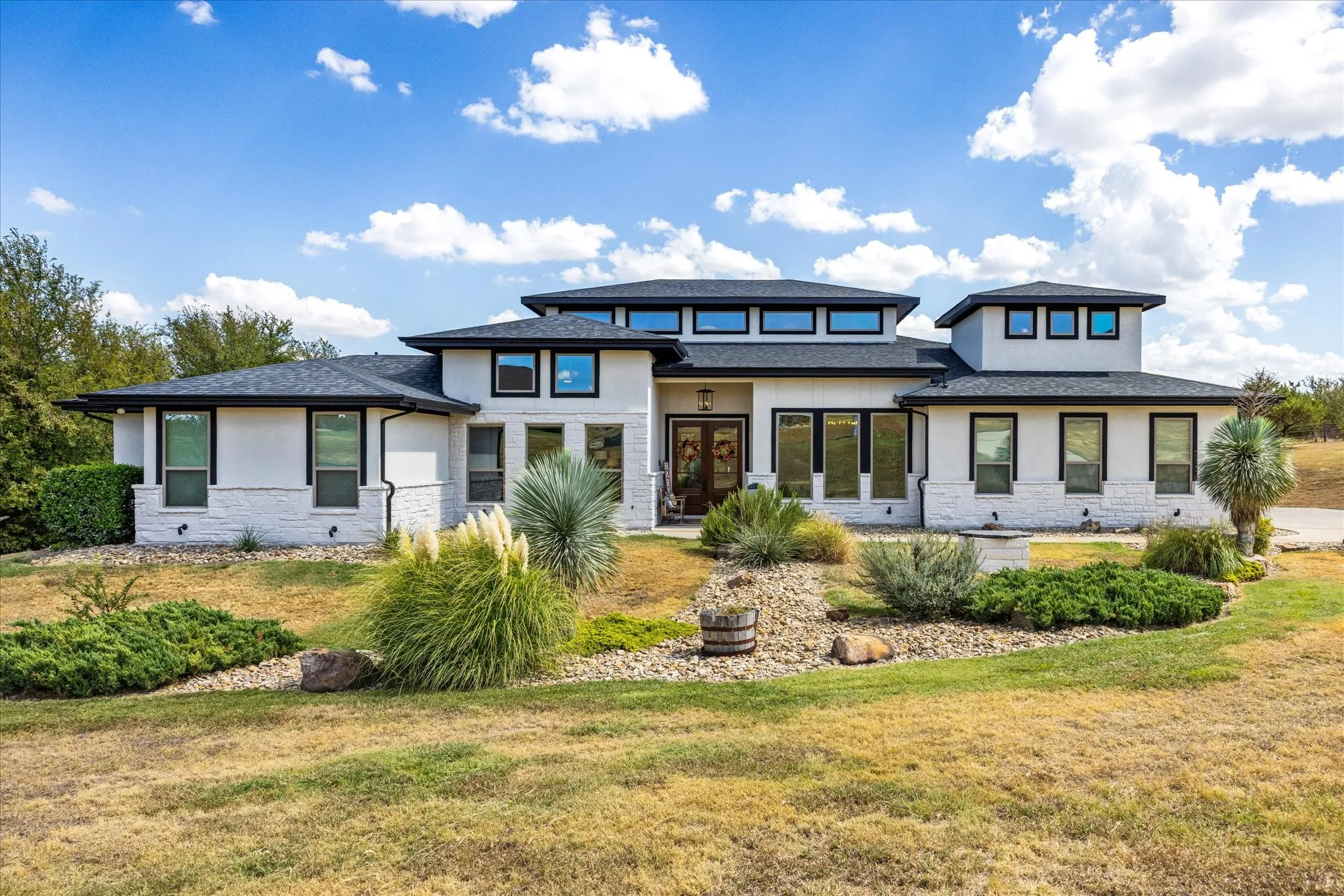 Single Family Residence For Sale in Parker County , 145 Tres Vistas Court, Cresson, Texas 76035, 4 Bedroom, 6 Bathroom, 3 Garage spaces, 3,890 Sqft, built in 2013, mls#21371913, Real Estate Agent in Cresson, Homes For Sale in Parker county, Homes For Sale in Cresson, Realtor in Cresson Texas, Real Estate Brokerage Independent Realty Texas, Luminita Cordes Realtor