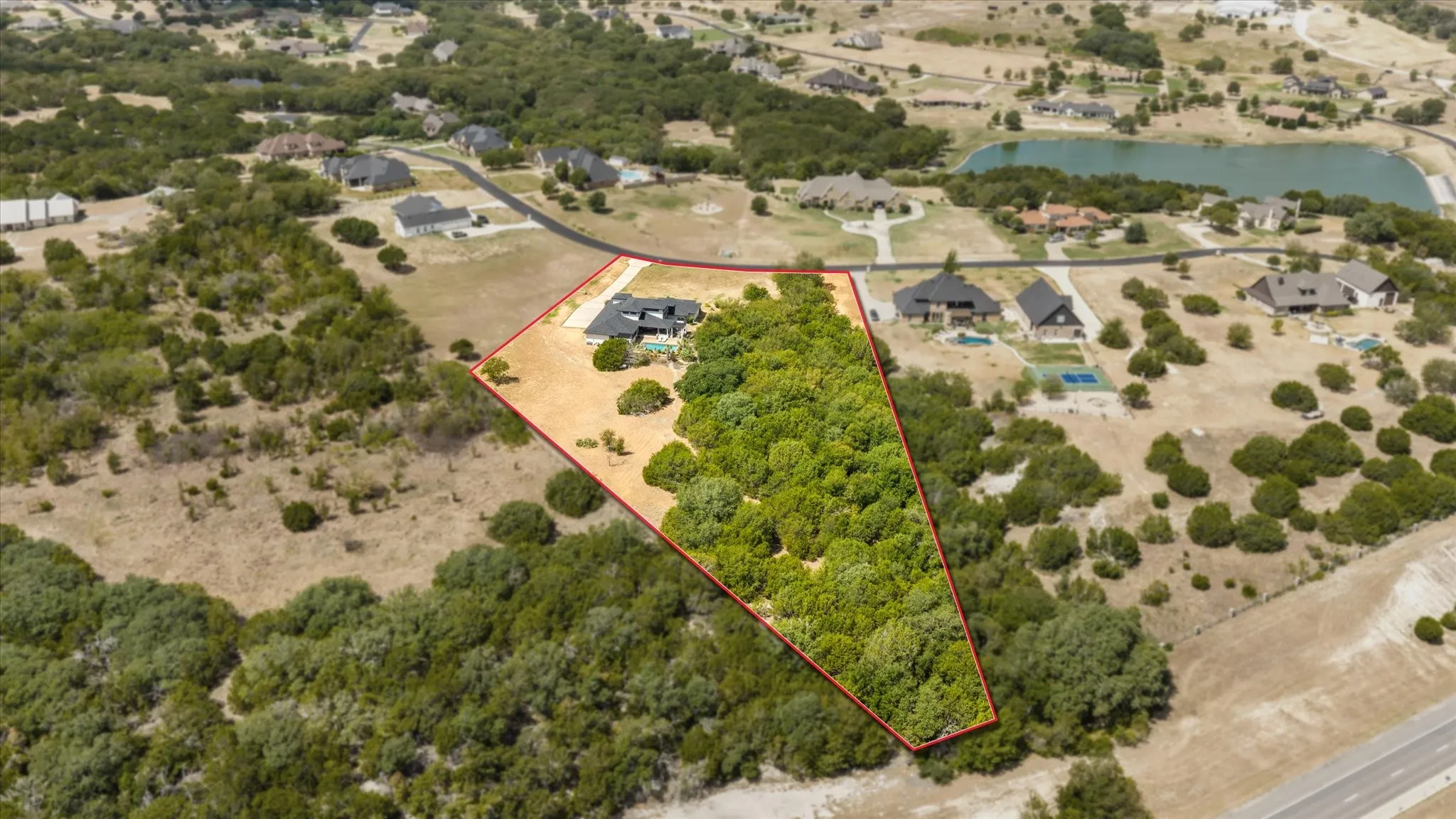 Single Family Residence For Sale in Parker County , 145 Tres Vistas Court, Cresson, Texas 76035, 4 Bedroom, 6 Bathroom, 3 Garage spaces, 3,890 Sqft, built in 2013, mls#21371913, Real Estate Agent in Cresson, Homes For Sale in Parker county, Homes For Sale in Cresson, Realtor in Cresson Texas, Real Estate Brokerage Independent Realty Texas, Luminita Cordes Realtor