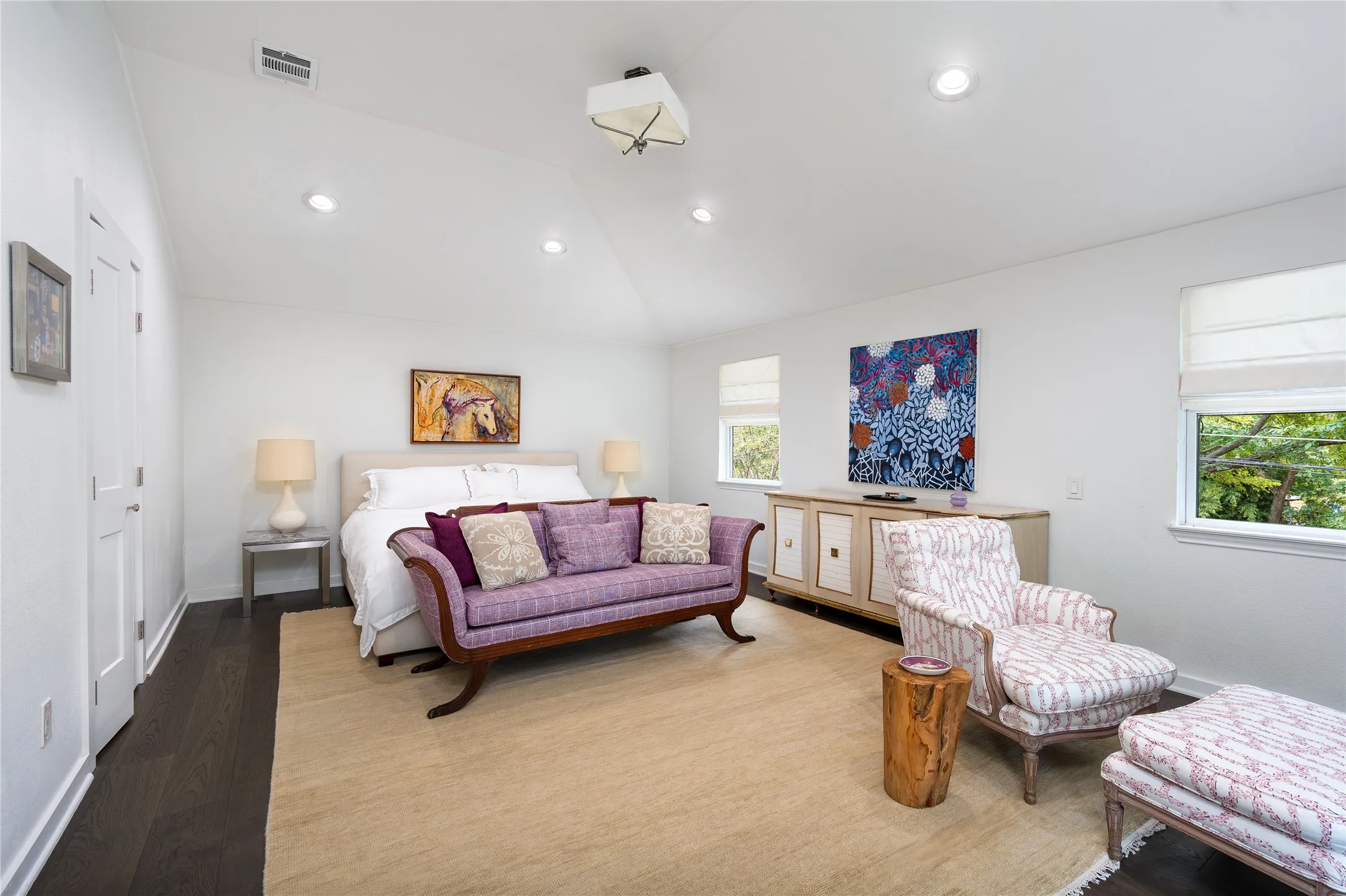 Single Family Residence For Sale in Dallas County , 8242 San Cristobal Drive, Dallas, Texas 75218, 4 Bedroom, 4 Bathroom, 2 Garage spaces, 2,768 Sqft, built in 1969, mls#21374292, Real Estate Agent in Dallas, Homes For Sale in Dallas county, Homes For Sale in Dallas, Realtor in Dallas Texas, Real Estate Brokerage Independent Realty Texas, Luminita Cordes Realtor