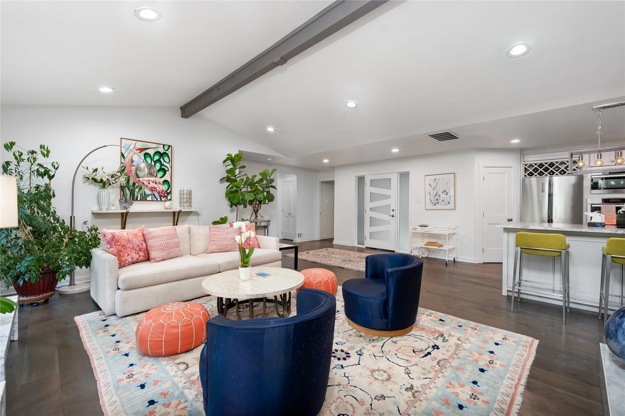 Single Family Residence For Sale in Dallas County , 8242 San Cristobal Drive, Dallas, Texas 75218, 4 Bedroom, 4 Bathroom, 2 Garage spaces, 2,768 Sqft, built in 1969, mls#21374292, Real Estate Agent in Dallas, Homes For Sale in Dallas county, Homes For Sale in Dallas, Realtor in Dallas Texas, Real Estate Brokerage Independent Realty Texas, Luminita Cordes Realtor