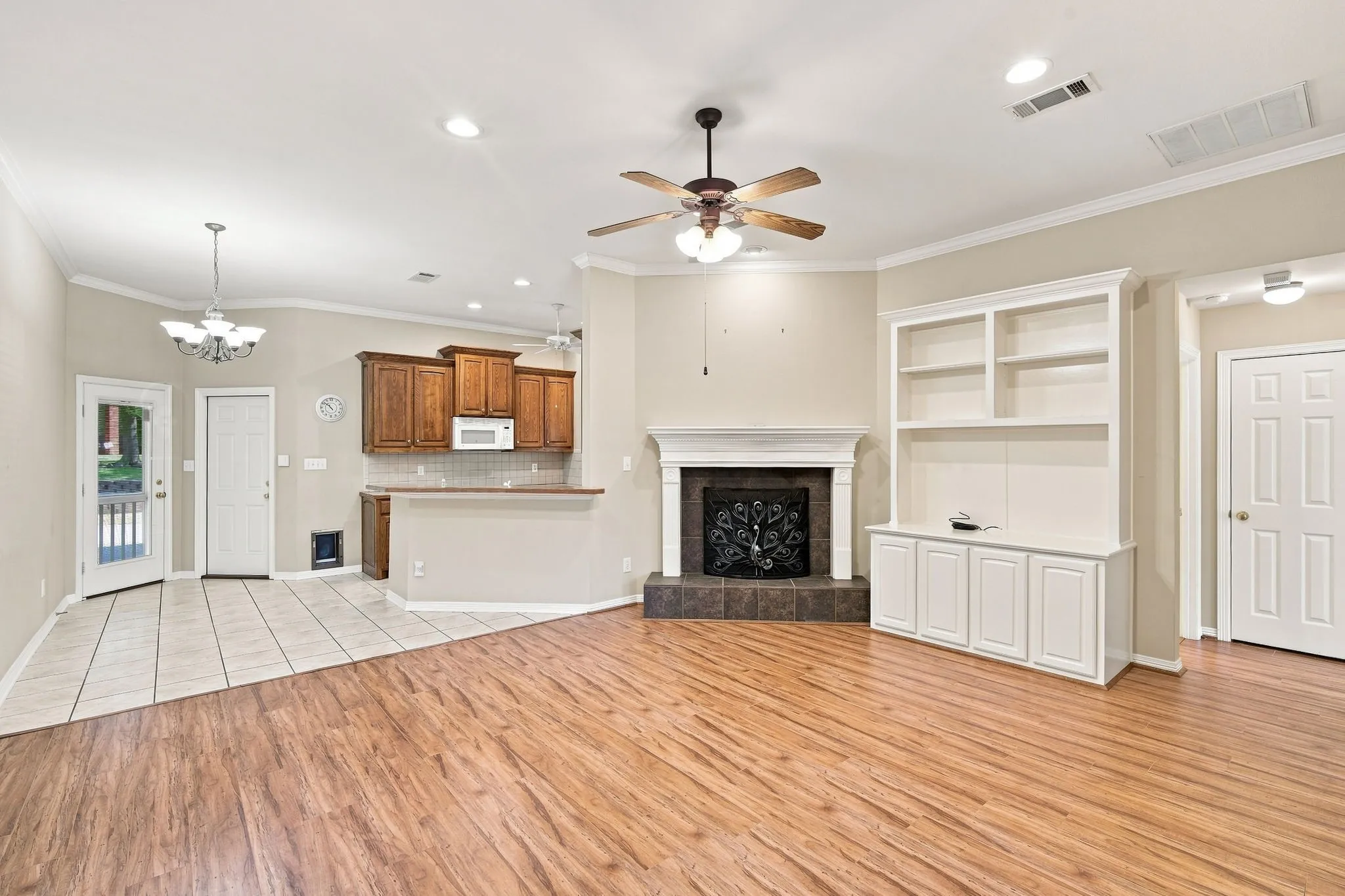 Single Family Residence For Sale in Dallas County , 925 Cresthill Drive 37B, Cedar Hill, Texas 75104, 2 Bedroom, 2 Bathroom, 2 Garage spaces, 1,239 Sqft, built in 2004, mls#21358719, Real Estate Agent in Cedar Hill, Homes For Sale in Dallas county, Homes For Sale in Cedar Hill, Realtor in Cedar Hill Texas, Real Estate Brokerage Independent Realty Texas, Luminita Cordes Realtor