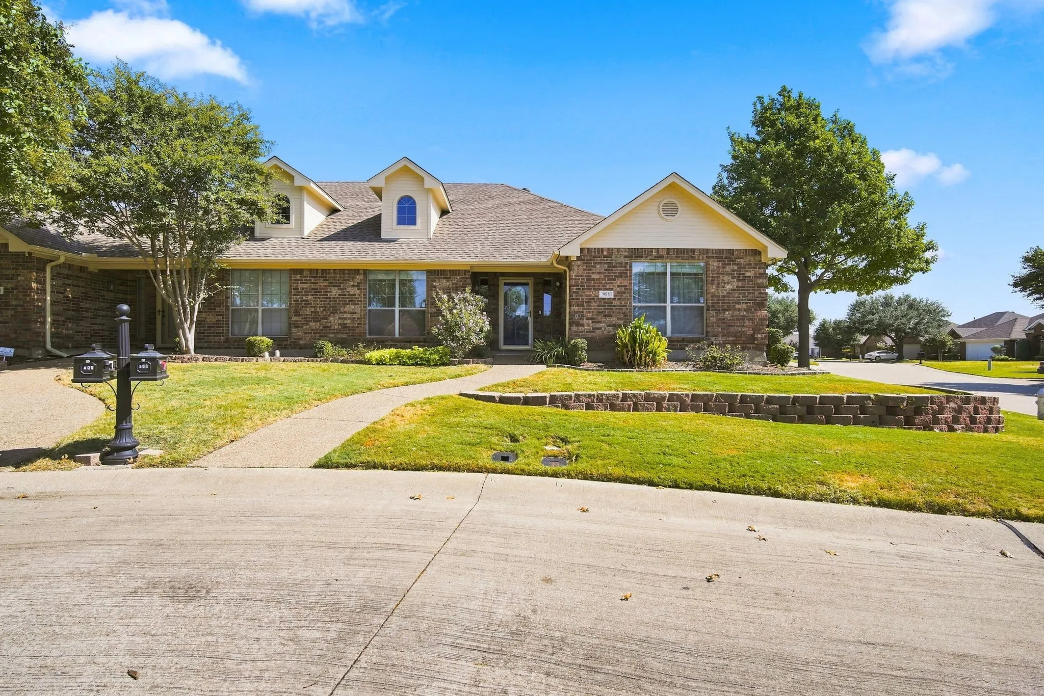 Single Family Residence For Sale in Dallas County , 925 Cresthill Drive 37B, Cedar Hill, Texas 75104, 2 Bedroom, 2 Bathroom, 2 Garage spaces, 1,239 Sqft, built in 2004, mls#21358719, Real Estate Agent in Cedar Hill, Homes For Sale in Dallas county, Homes For Sale in Cedar Hill, Realtor in Cedar Hill Texas, Real Estate Brokerage Independent Realty Texas, Luminita Cordes Realtor