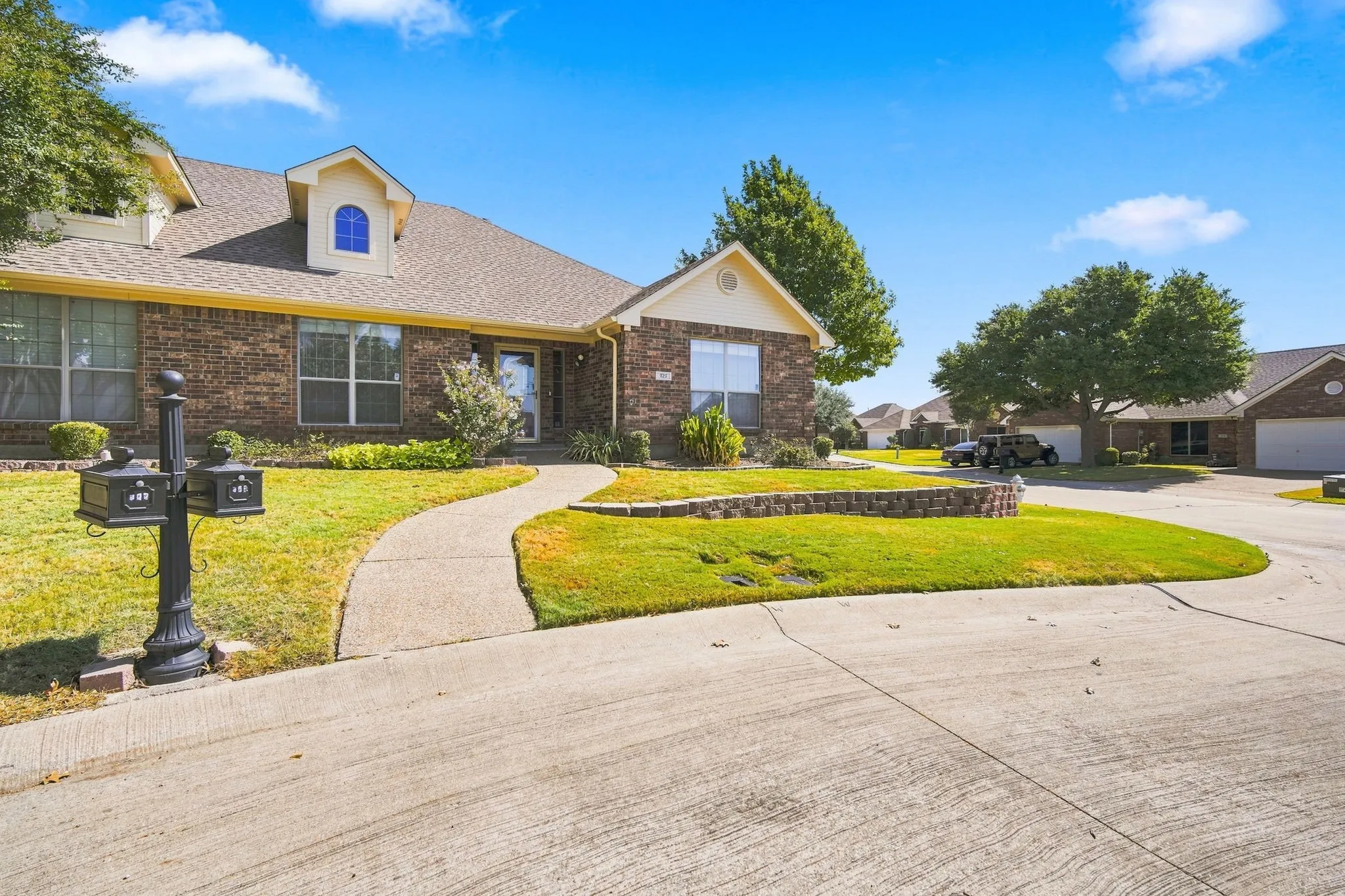 Single Family Residence For Sale in Dallas County , 925 Cresthill Drive 37B, Cedar Hill, Texas 75104, 2 Bedroom, 2 Bathroom, 2 Garage spaces, 1,239 Sqft, built in 2004, mls#21358719, Real Estate Agent in Cedar Hill, Homes For Sale in Dallas county, Homes For Sale in Cedar Hill, Realtor in Cedar Hill Texas, Real Estate Brokerage Independent Realty Texas, Luminita Cordes Realtor