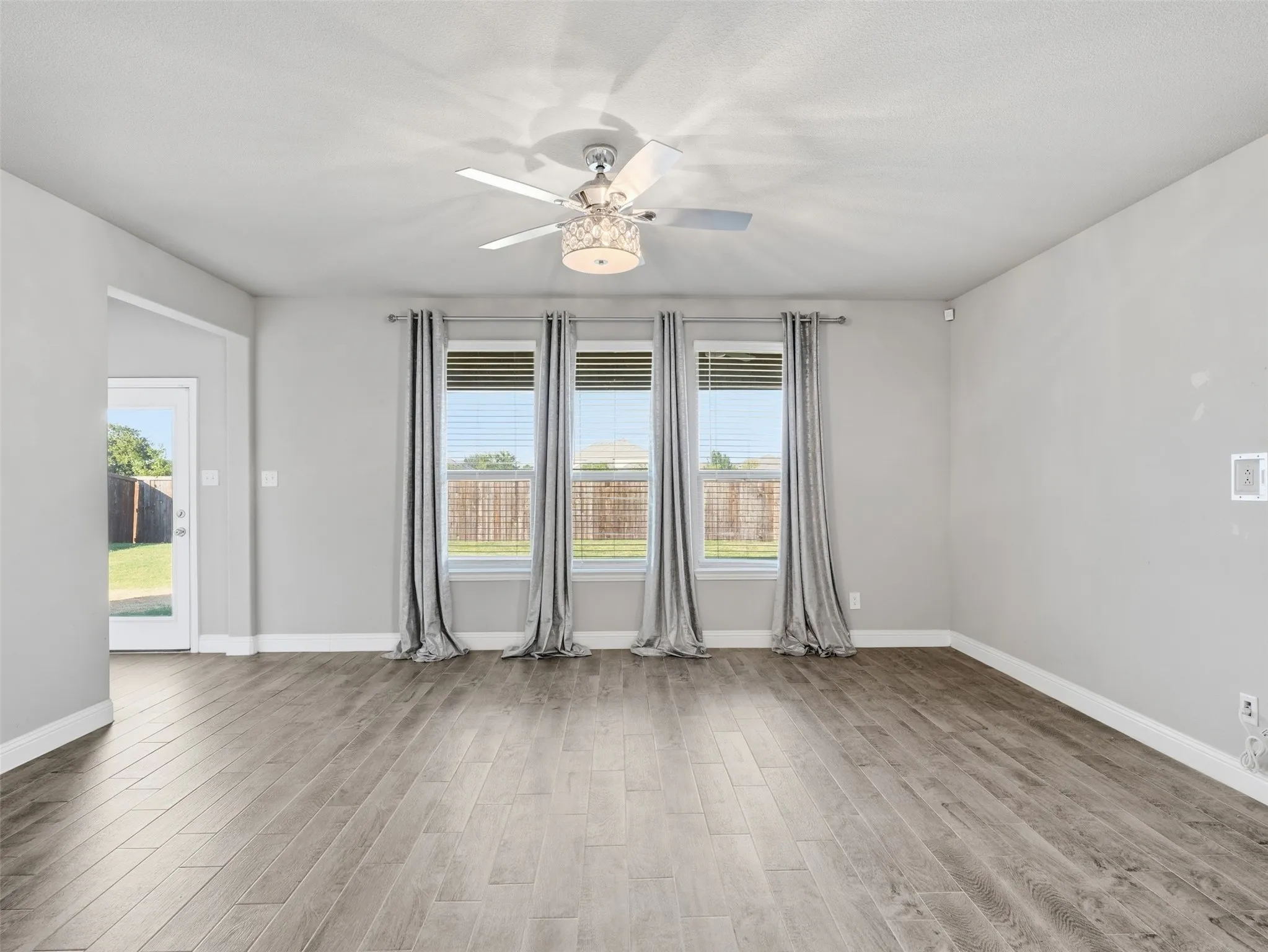 Spacious living room