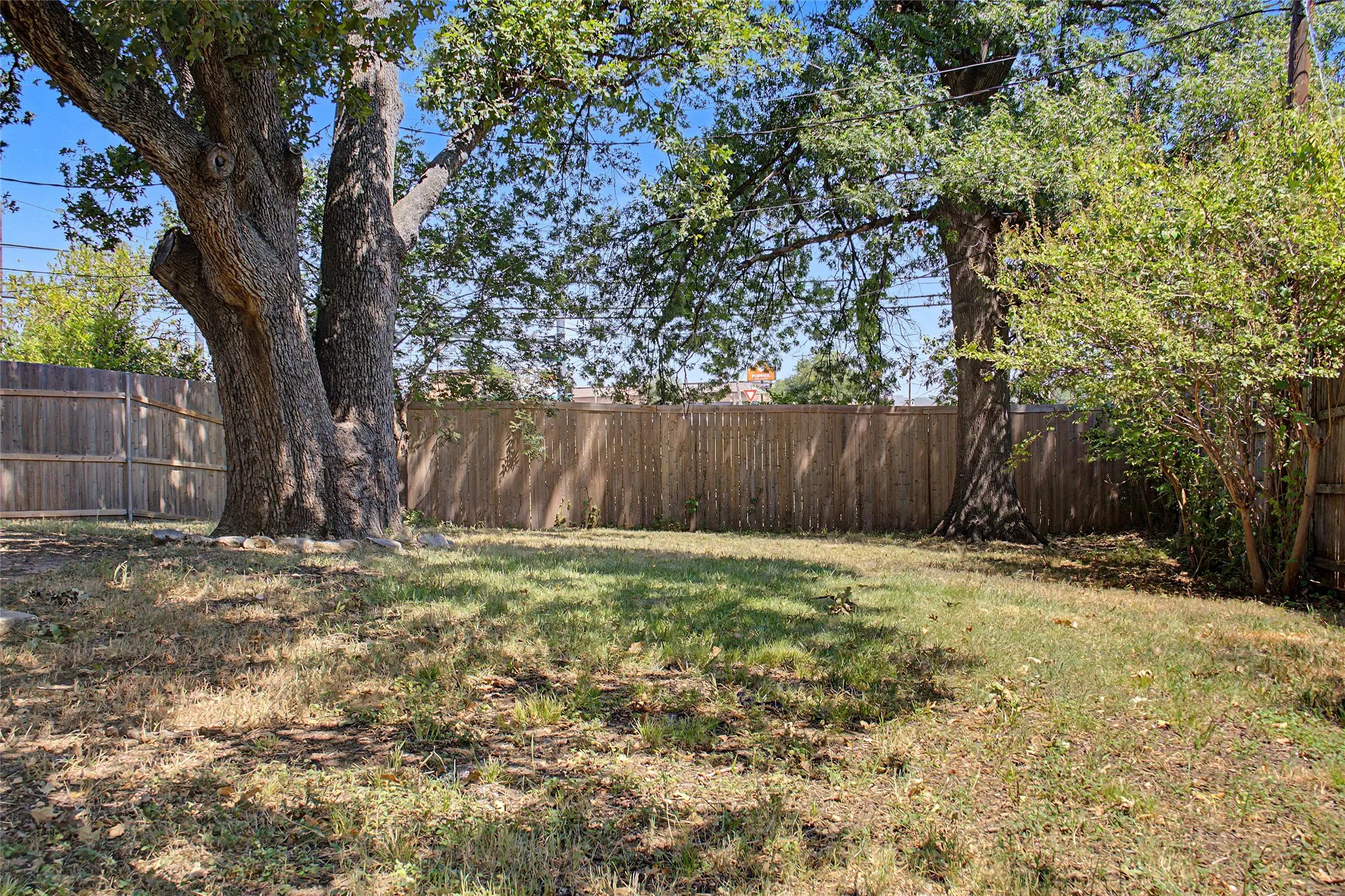 Single Family Residence For Sale in Tarrant County , 5144 Jennings Drive, North Richland Hills, Texas 76180, 4 Bedroom, 2 Bathroom, 2 Garage spaces, 2,052 Sqft, built in 1963, mls#21373942, Real Estate Agent in North Richland Hills, Homes For Sale in Tarrant county, Homes For Sale in North Richland Hills, Realtor in North Richland Hills Texas, Real Estate Brokerage Independent Realty Texas, Luminita Cordes Realtor