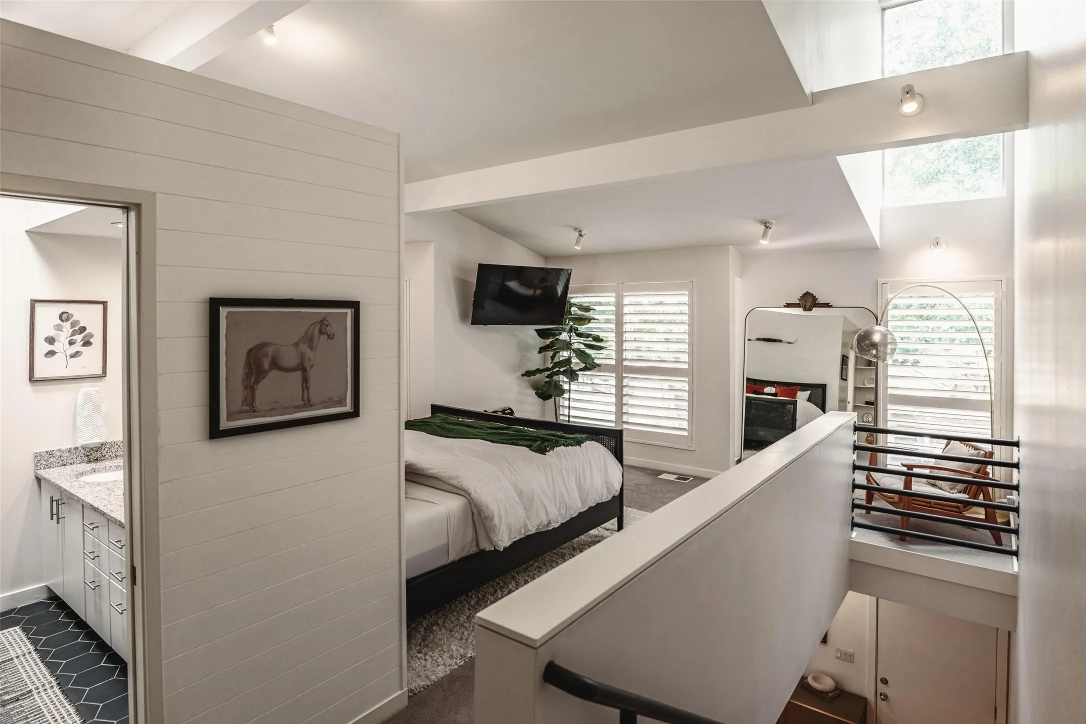 Condominium For Sale in Dallas County , 4231 Travis Street 1, Dallas, Texas 75205, 1 Bedroom, 2 Bathroom, Garage spaces, 1,113 Sqft, built in 1994, mls#21372160, Real Estate Agent in Dallas, Homes For Sale in Dallas county, Homes For Sale in Dallas, Realtor in Dallas Texas, Real Estate Brokerage Independent Realty Texas, Luminita Cordes Realtor