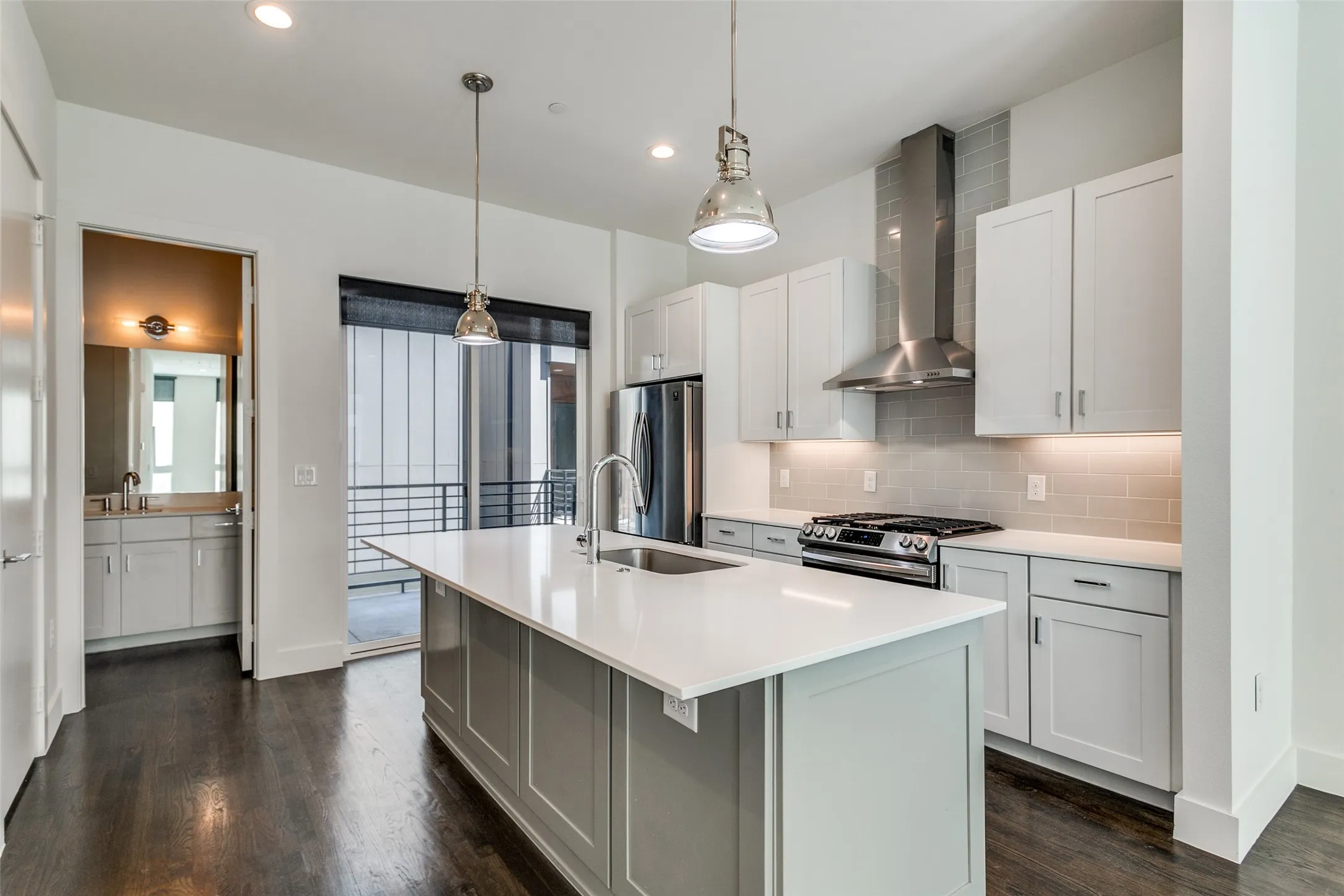 Townhouse For Rent in Dallas County , 4426 Cabell Drive 1105, Dallas, Texas 75204, 2 Bedroom, 3 Bathroom, 2 Garage spaces, 1,488 Sqft, built in 2019, mls#21374314, Real Estate Agent in Dallas, Homes For Rent in Dallas county, Homes For Rent in Dallas, Realtor in Dallas Texas, Real Estate Brokerage Independent Realty Texas, Luminita Cordes Realtor