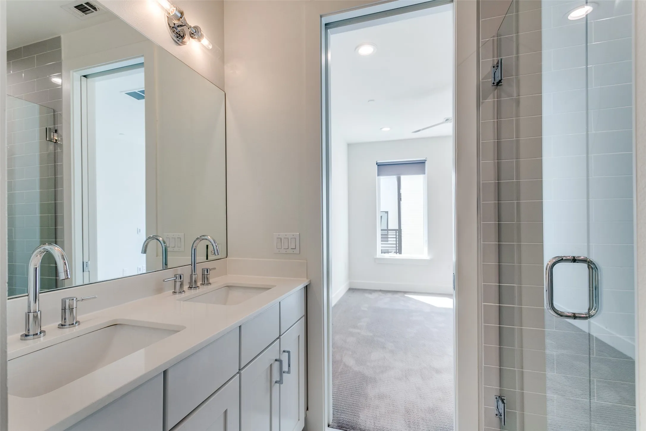 Townhouse For Rent in Dallas County , 4426 Cabell Drive 1105, Dallas, Texas 75204, 2 Bedroom, 3 Bathroom, 2 Garage spaces, 1,488 Sqft, built in 2019, mls#21374314, Real Estate Agent in Dallas, Homes For Rent in Dallas county, Homes For Rent in Dallas, Realtor in Dallas Texas, Real Estate Brokerage Independent Realty Texas, Luminita Cordes Realtor