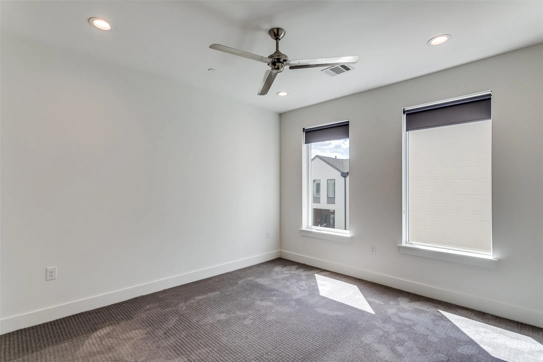 Townhouse For Rent in Dallas County , 4426 Cabell Drive 1105, Dallas, Texas 75204, 2 Bedroom, 3 Bathroom, 2 Garage spaces, 1,488 Sqft, built in 2019, mls#21374314, Real Estate Agent in Dallas, Homes For Rent in Dallas county, Homes For Rent in Dallas, Realtor in Dallas Texas, Real Estate Brokerage Independent Realty Texas, Luminita Cordes Realtor