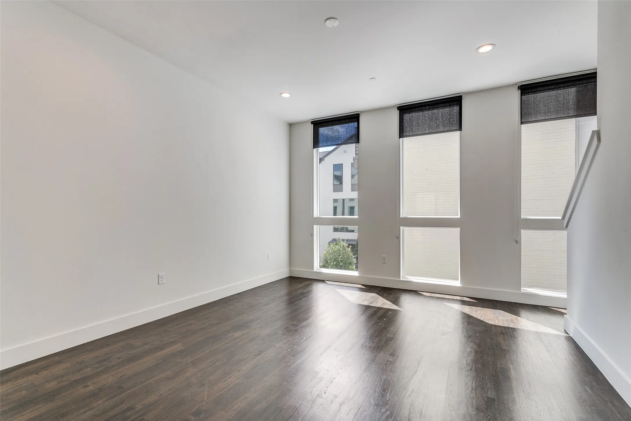 Townhouse For Rent in Dallas County , 4426 Cabell Drive 1105, Dallas, Texas 75204, 2 Bedroom, 3 Bathroom, 2 Garage spaces, 1,488 Sqft, built in 2019, mls#21374314, Real Estate Agent in Dallas, Homes For Rent in Dallas county, Homes For Rent in Dallas, Realtor in Dallas Texas, Real Estate Brokerage Independent Realty Texas, Luminita Cordes Realtor