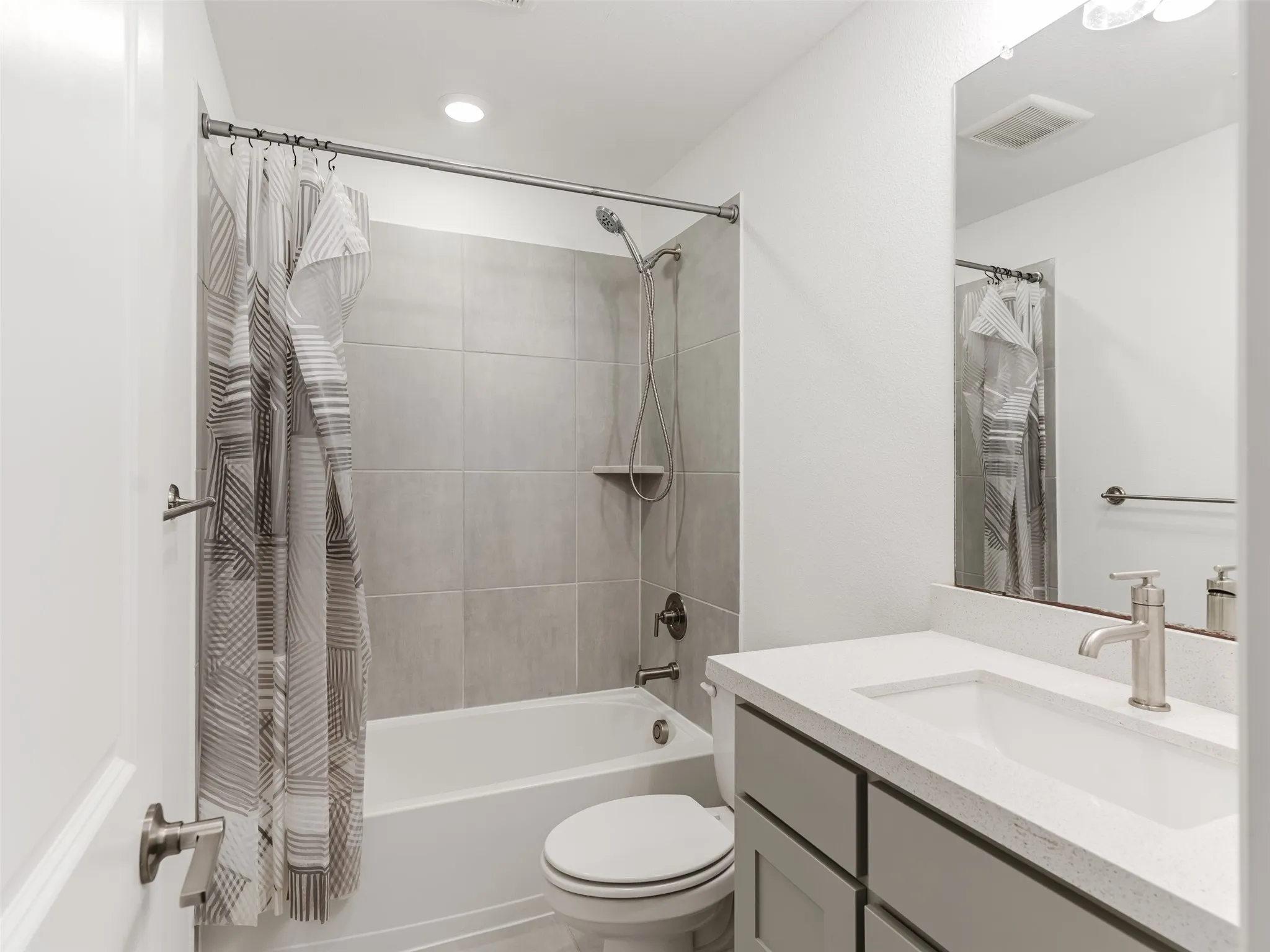 Single Family Residence For Rent in Denton County , 13918 Bohannon Drive, Frisco, Texas 75033, 4 Bedroom, 4 Bathroom, 2 Garage spaces, 2,550 Sqft, built in 2024, mls#21374284, Real Estate Agent in Frisco, Homes For Rent in Denton county, Homes For Rent in Frisco, Realtor in Frisco Texas, Real Estate Brokerage Independent Realty Texas, Luminita Cordes Realtor
