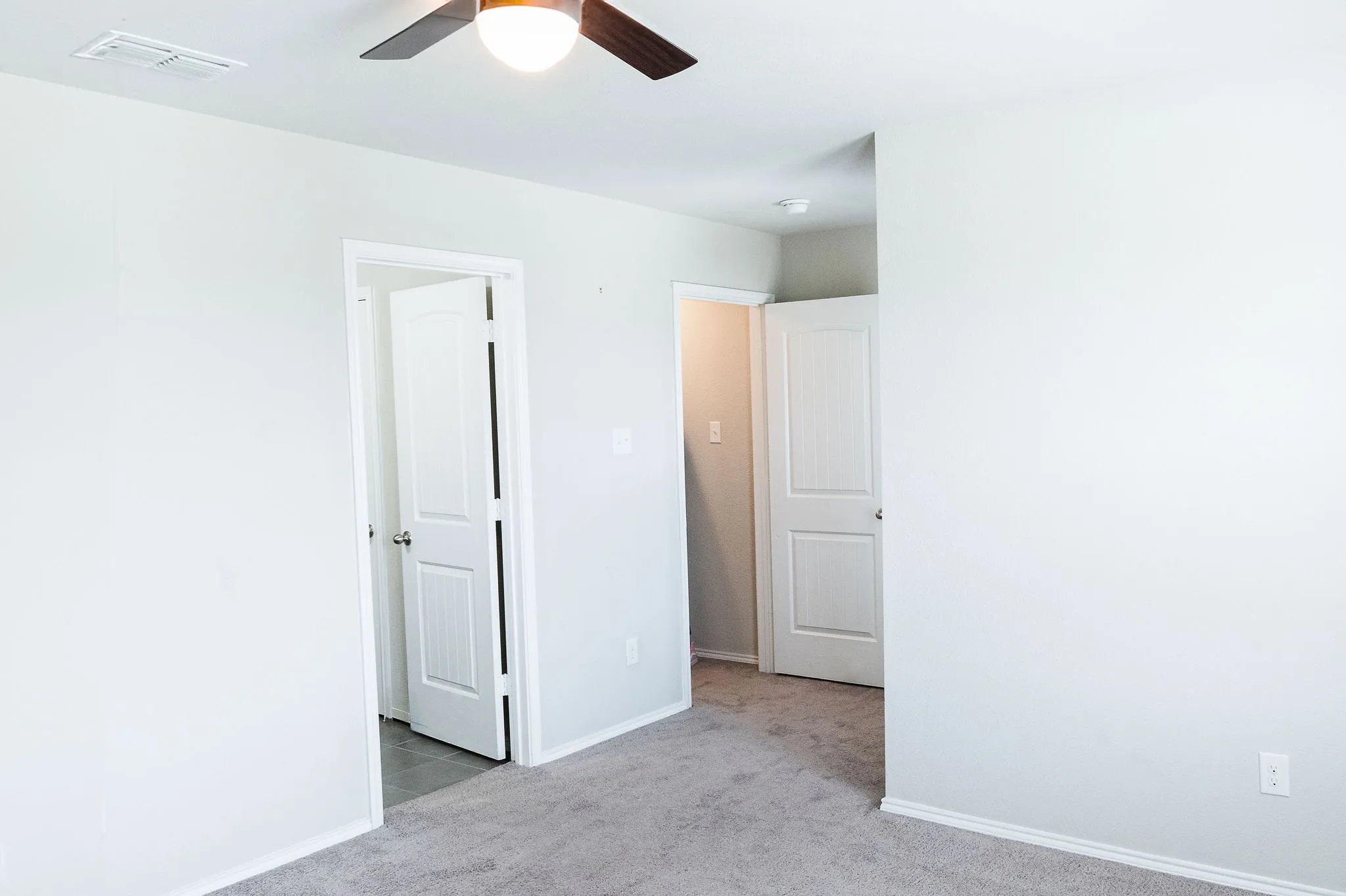 Single Family Residence For Sale in Tarrant County , 6325 Longhorn Herd Lane, Fort Worth, Texas 76123, 4 Bedroom, 3 Bathroom, 2 Garage spaces, 2,853 Sqft, built in 2019, mls#21372342, Real Estate Agent in Fort Worth, Homes For Sale in Tarrant county, Homes For Sale in Fort Worth, Realtor in Fort Worth Texas, Real Estate Brokerage Independent Realty Texas, Luminita Cordes Realtor