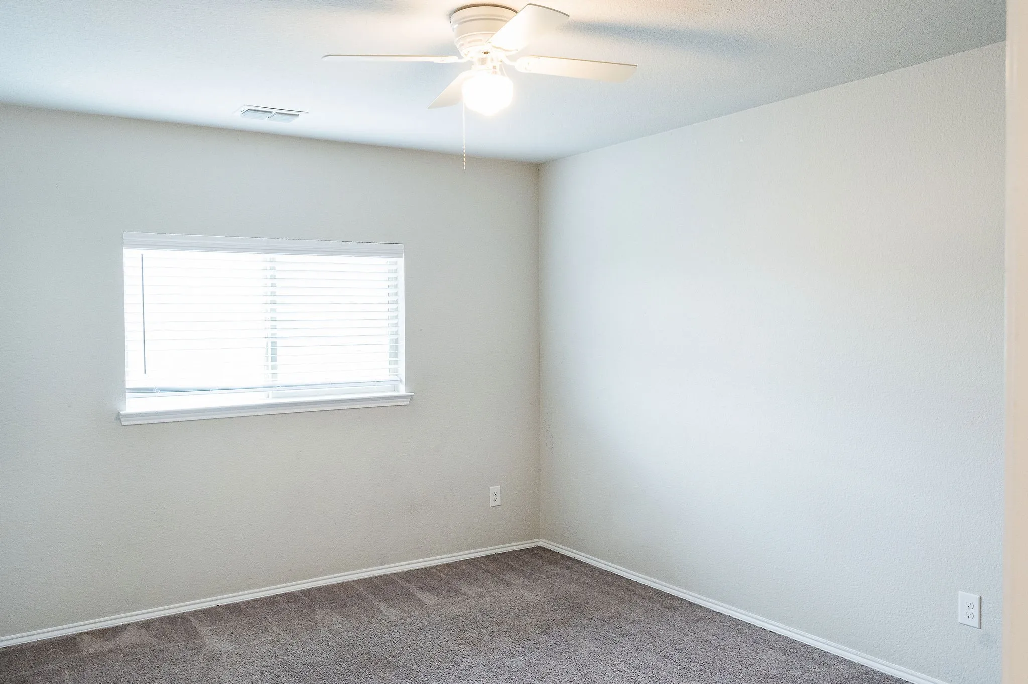 Single Family Residence For Sale in Tarrant County , 6325 Longhorn Herd Lane, Fort Worth, Texas 76123, 4 Bedroom, 3 Bathroom, 2 Garage spaces, 2,853 Sqft, built in 2019, mls#21372342, Real Estate Agent in Fort Worth, Homes For Sale in Tarrant county, Homes For Sale in Fort Worth, Realtor in Fort Worth Texas, Real Estate Brokerage Independent Realty Texas, Luminita Cordes Realtor