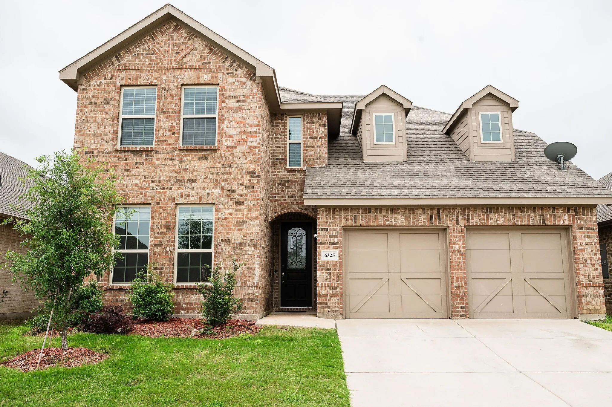 Single Family Residence For Sale in Tarrant County , 6325 Longhorn Herd Lane, Fort Worth, Texas 76123, 4 Bedroom, 3 Bathroom, 2 Garage spaces, 2,853 Sqft, built in 2019, mls#21372342, Real Estate Agent in Fort Worth, Homes For Sale in Tarrant county, Homes For Sale in Fort Worth, Realtor in Fort Worth Texas, Real Estate Brokerage Independent Realty Texas, Luminita Cordes Realtor