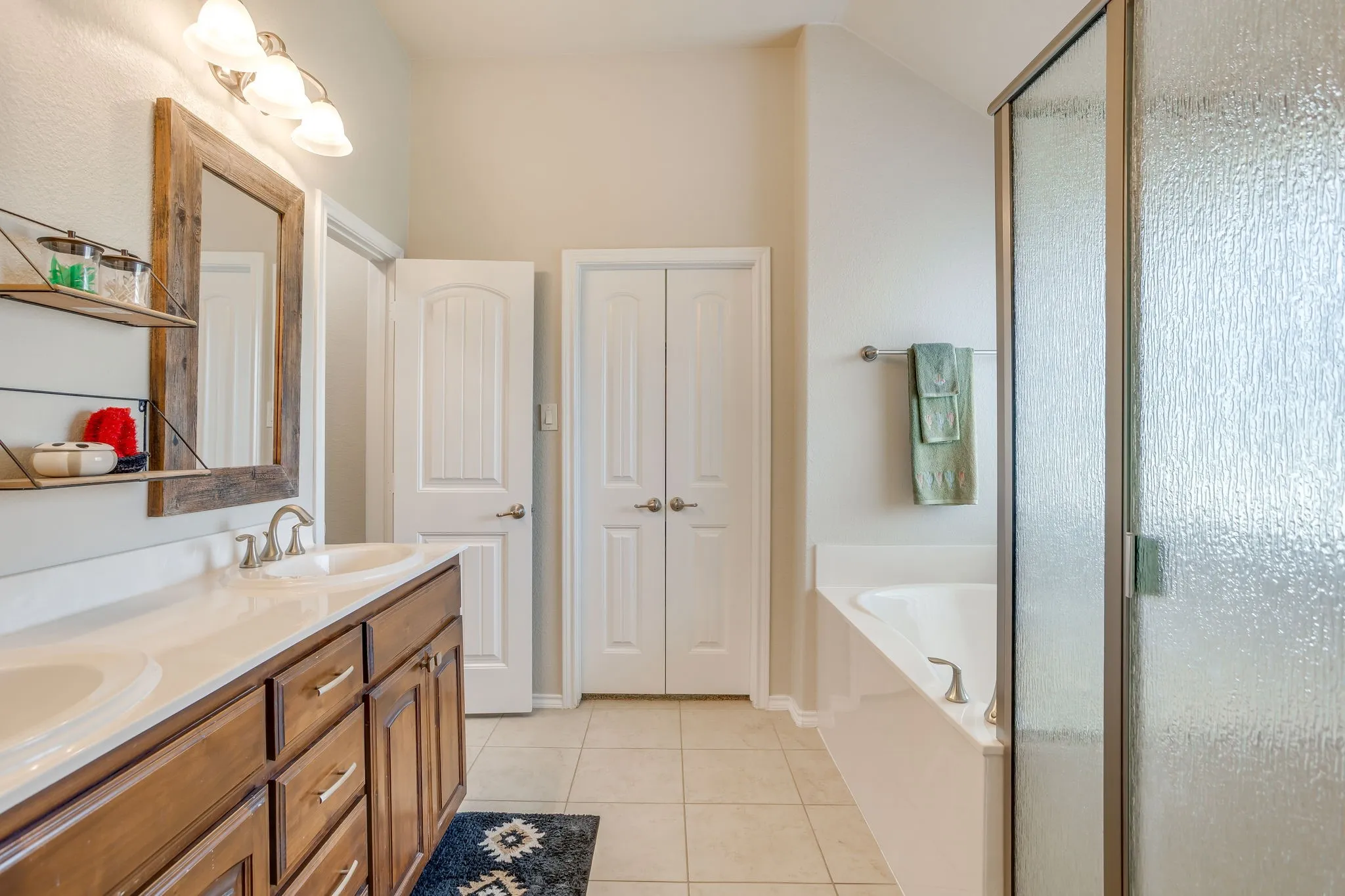 Single Family Residence For Sale in Parker County , 1609 Serenity Lane, Weatherford, Texas 76087, 4 Bedroom, 2 Bathroom, 2 Garage spaces, 2,436 Sqft, built in 2012, mls#21373902, Real Estate Agent in Weatherford, Homes For Sale in Parker county, Homes For Sale in Weatherford, Realtor in Weatherford Texas, Real Estate Brokerage Independent Realty Texas, Luminita Cordes Realtor