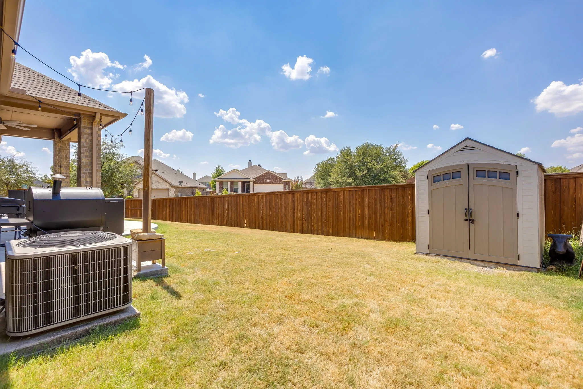 Single Family Residence For Sale in Parker County , 1609 Serenity Lane, Weatherford, Texas 76087, 4 Bedroom, 2 Bathroom, 2 Garage spaces, 2,436 Sqft, built in 2012, mls#21373902, Real Estate Agent in Weatherford, Homes For Sale in Parker county, Homes For Sale in Weatherford, Realtor in Weatherford Texas, Real Estate Brokerage Independent Realty Texas, Luminita Cordes Realtor