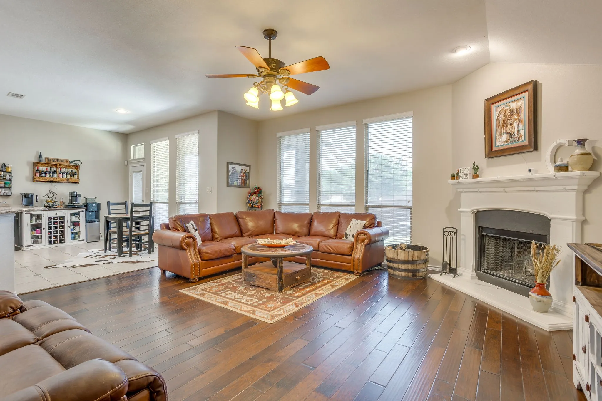 Single Family Residence For Sale in Parker County , 1609 Serenity Lane, Weatherford, Texas 76087, 4 Bedroom, 2 Bathroom, 2 Garage spaces, 2,436 Sqft, built in 2012, mls#21373902, Real Estate Agent in Weatherford, Homes For Sale in Parker county, Homes For Sale in Weatherford, Realtor in Weatherford Texas, Real Estate Brokerage Independent Realty Texas, Luminita Cordes Realtor