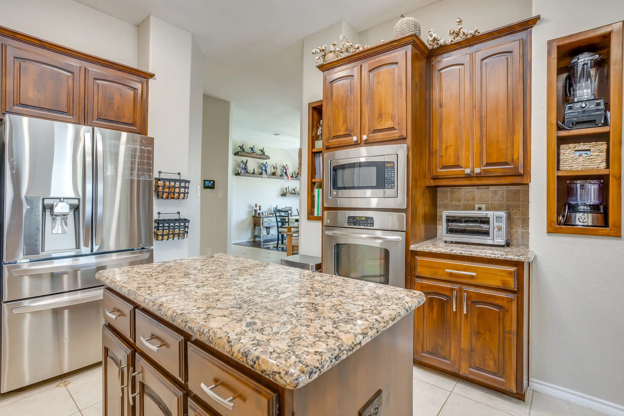 Single Family Residence For Sale in Parker County , 1609 Serenity Lane, Weatherford, Texas 76087, 4 Bedroom, 2 Bathroom, 2 Garage spaces, 2,436 Sqft, built in 2012, mls#21373902, Real Estate Agent in Weatherford, Homes For Sale in Parker county, Homes For Sale in Weatherford, Realtor in Weatherford Texas, Real Estate Brokerage Independent Realty Texas, Luminita Cordes Realtor