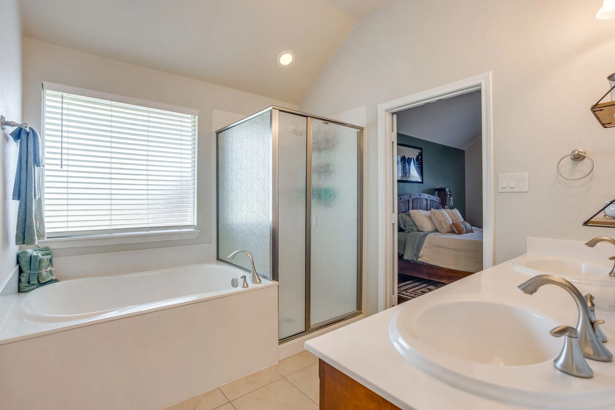 Single Family Residence For Sale in Parker County , 1609 Serenity Lane, Weatherford, Texas 76087, 4 Bedroom, 2 Bathroom, 2 Garage spaces, 2,436 Sqft, built in 2012, mls#21373902, Real Estate Agent in Weatherford, Homes For Sale in Parker county, Homes For Sale in Weatherford, Realtor in Weatherford Texas, Real Estate Brokerage Independent Realty Texas, Luminita Cordes Realtor