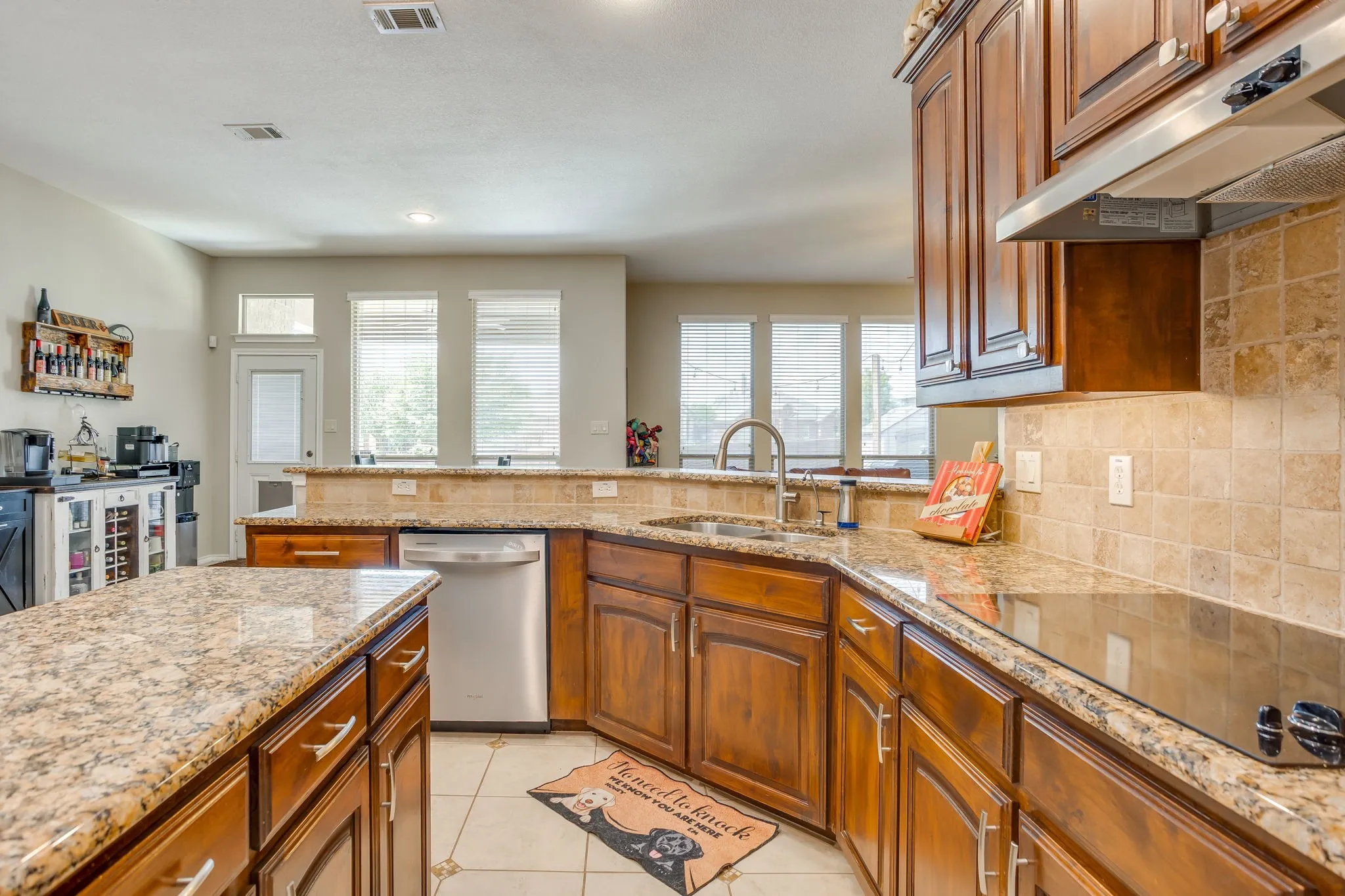Single Family Residence For Sale in Parker County , 1609 Serenity Lane, Weatherford, Texas 76087, 4 Bedroom, 2 Bathroom, 2 Garage spaces, 2,436 Sqft, built in 2012, mls#21373902, Real Estate Agent in Weatherford, Homes For Sale in Parker county, Homes For Sale in Weatherford, Realtor in Weatherford Texas, Real Estate Brokerage Independent Realty Texas, Luminita Cordes Realtor