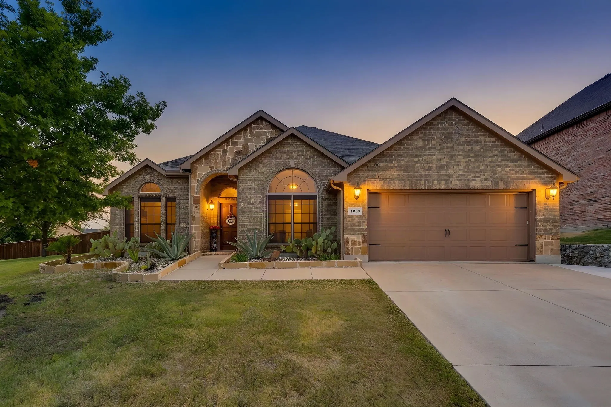 Single Family Residence For Sale in Parker County , 1609 Serenity Lane, Weatherford, Texas 76087, 4 Bedroom, 2 Bathroom, 2 Garage spaces, 2,436 Sqft, built in 2012, mls#21373902, Real Estate Agent in Weatherford, Homes For Sale in Parker county, Homes For Sale in Weatherford, Realtor in Weatherford Texas, Real Estate Brokerage Independent Realty Texas, Luminita Cordes Realtor