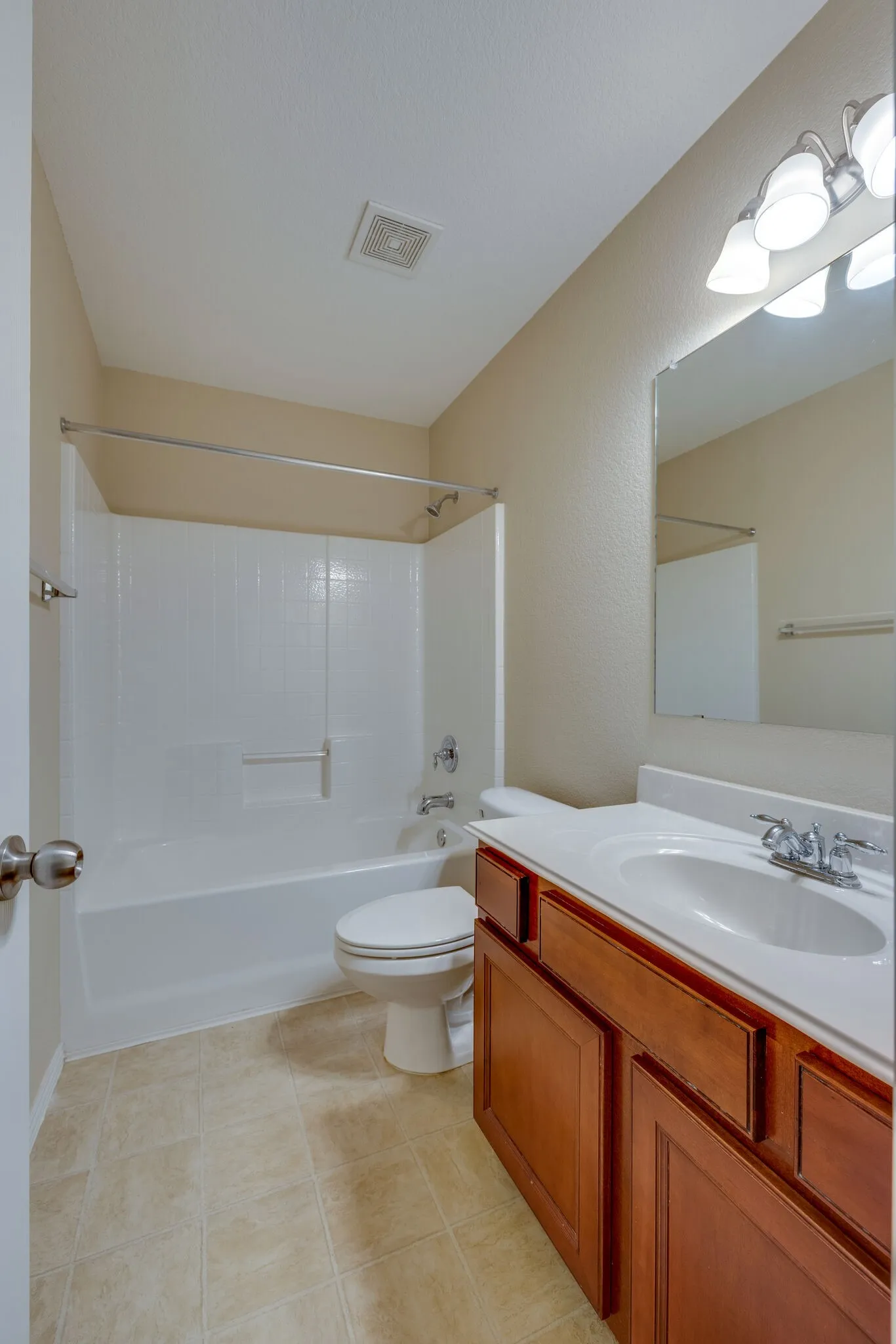 Single Family Residence For Rent in Denton County , 3816 Denridge Lane, Fort Worth, Texas 76262, 3 Bedroom, 2 Bathroom, 2 Garage spaces, 1,607 Sqft, built in 2006, mls#21374337, Real Estate Agent in Fort Worth, Homes For Rent in Denton county, Homes For Rent in Fort Worth, Realtor in Fort Worth Texas, Real Estate Brokerage Independent Realty Texas, Luminita Cordes Realtor