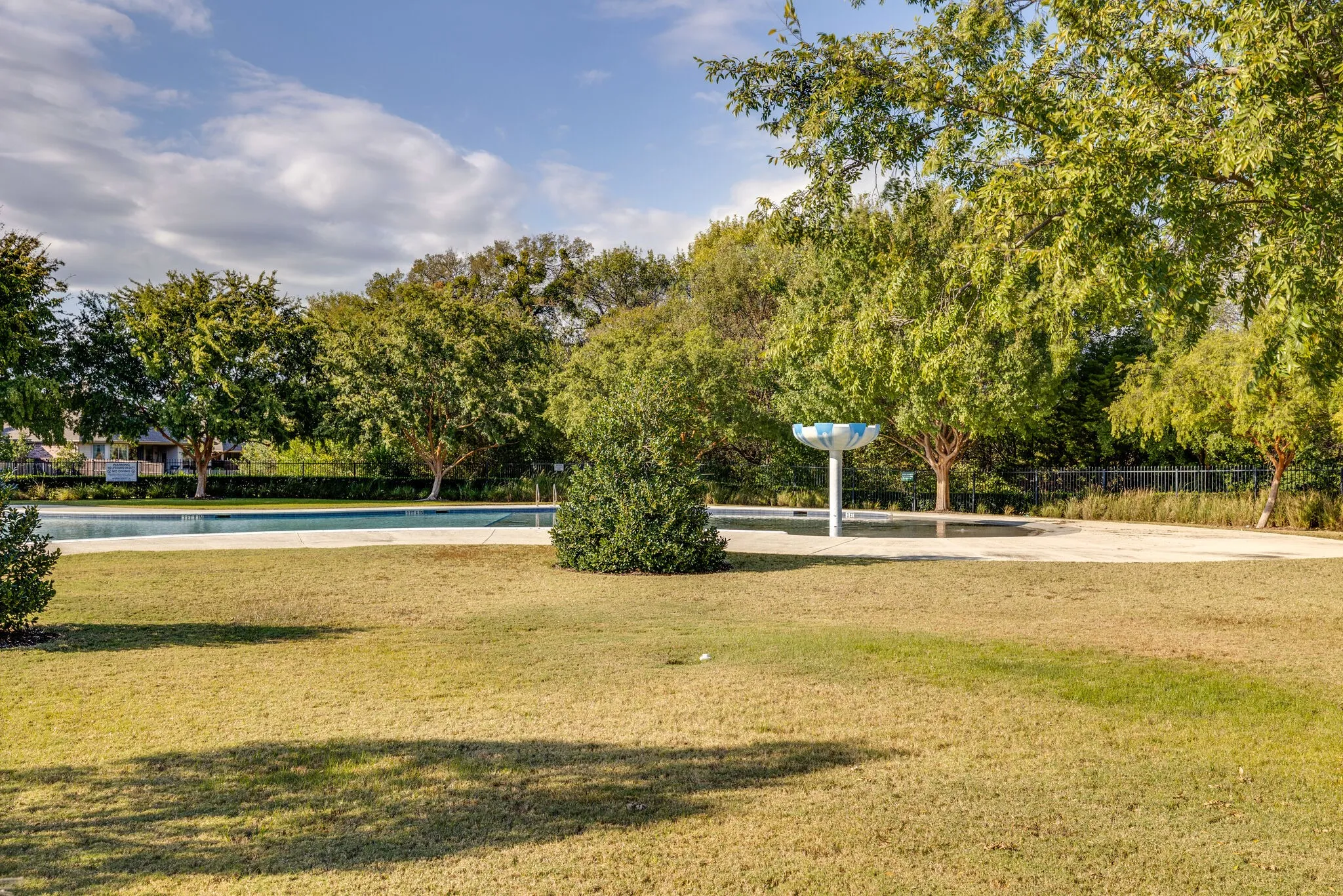 Single Family Residence For Rent in Denton County , 3816 Denridge Lane, Fort Worth, Texas 76262, 3 Bedroom, 2 Bathroom, 2 Garage spaces, 1,607 Sqft, built in 2006, mls#21374337, Real Estate Agent in Fort Worth, Homes For Rent in Denton county, Homes For Rent in Fort Worth, Realtor in Fort Worth Texas, Real Estate Brokerage Independent Realty Texas, Luminita Cordes Realtor