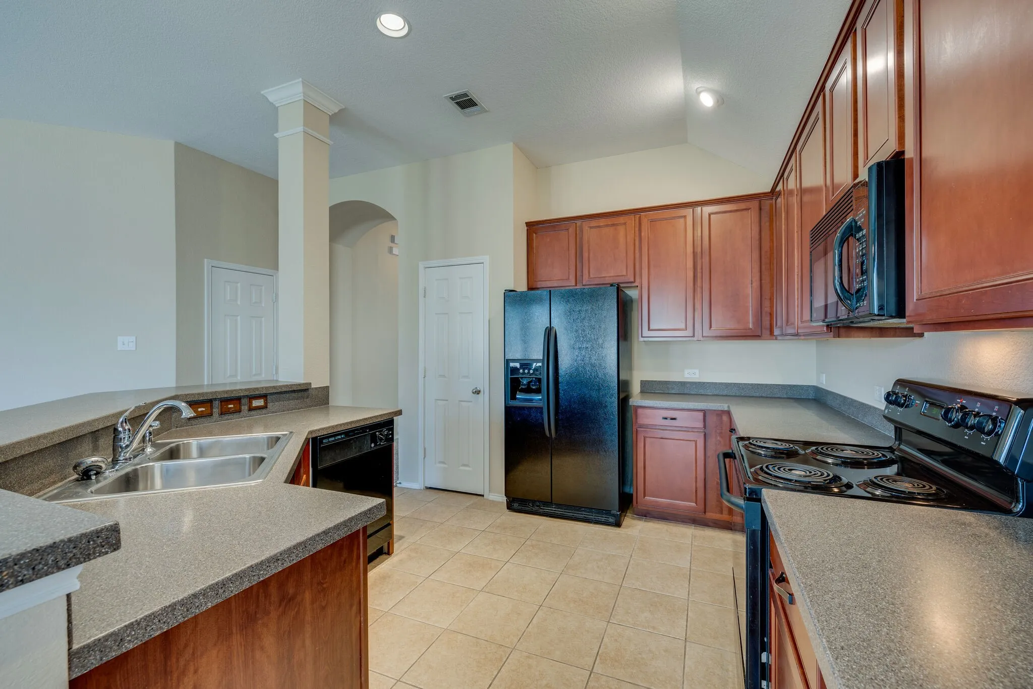 Single Family Residence For Rent in Denton County , 3816 Denridge Lane, Fort Worth, Texas 76262, 3 Bedroom, 2 Bathroom, 2 Garage spaces, 1,607 Sqft, built in 2006, mls#21374337, Real Estate Agent in Fort Worth, Homes For Rent in Denton county, Homes For Rent in Fort Worth, Realtor in Fort Worth Texas, Real Estate Brokerage Independent Realty Texas, Luminita Cordes Realtor