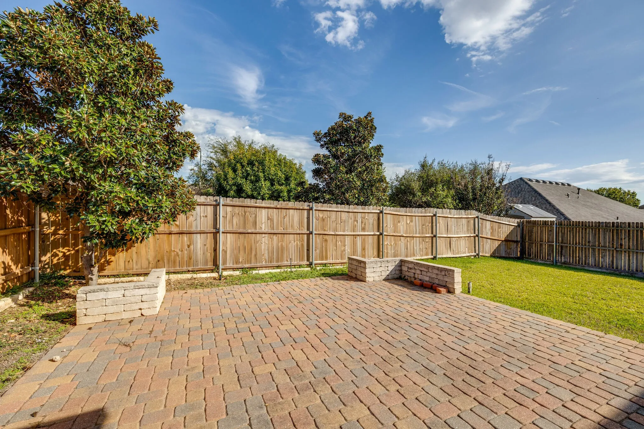 Single Family Residence For Rent in Denton County , 3816 Denridge Lane, Fort Worth, Texas 76262, 3 Bedroom, 2 Bathroom, 2 Garage spaces, 1,607 Sqft, built in 2006, mls#21374337, Real Estate Agent in Fort Worth, Homes For Rent in Denton county, Homes For Rent in Fort Worth, Realtor in Fort Worth Texas, Real Estate Brokerage Independent Realty Texas, Luminita Cordes Realtor