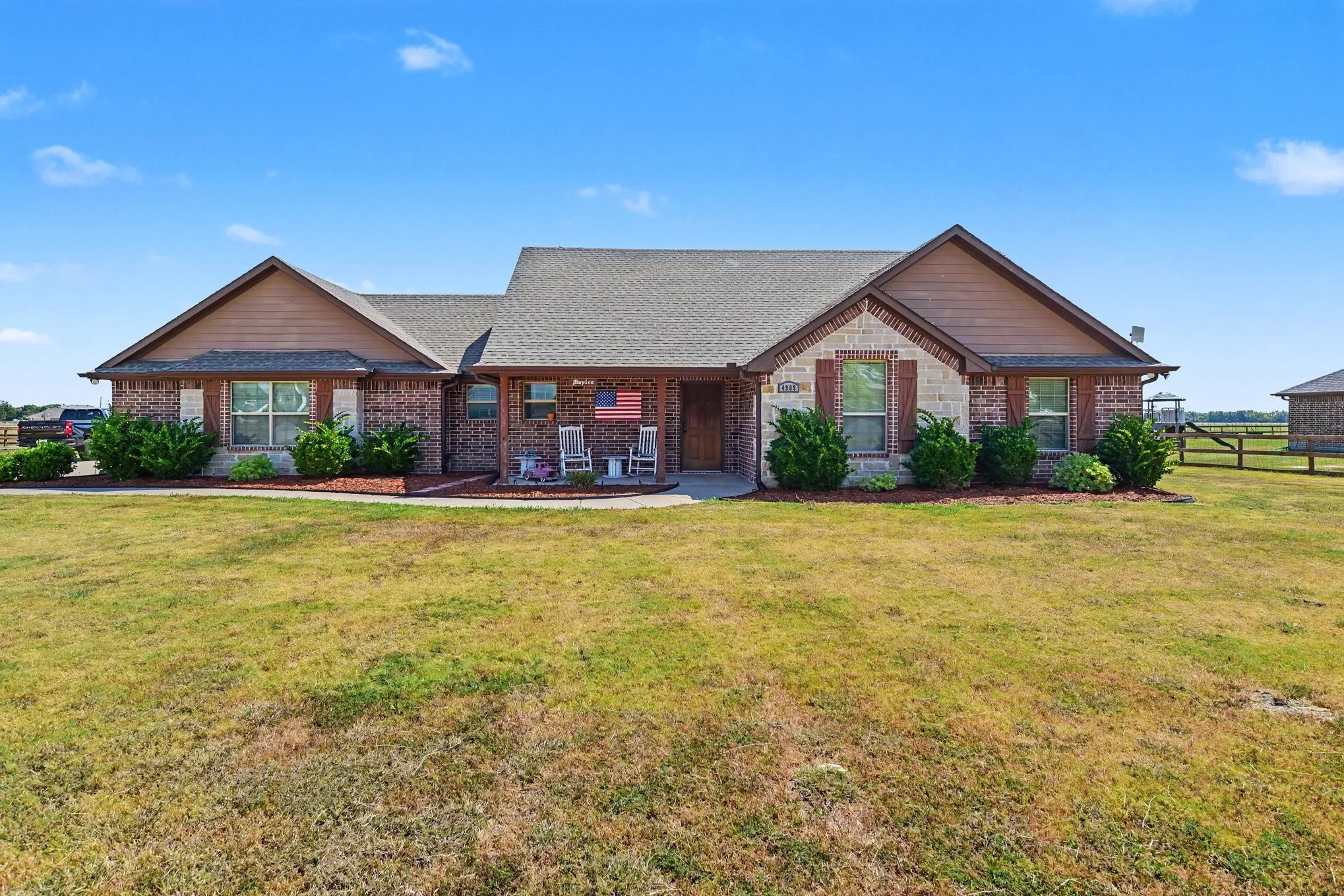 Single Family Residence For Sale in Hunt County , 4909 County Road 2720, Caddo Mills, Texas 75135, 4 Bedroom, 2 Bathroom, 2 Garage spaces, 2,005 Sqft, built in 2016, mls#21368400, Real Estate Agent in Caddo Mills, Homes For Sale in Hunt county, Homes For Sale in Caddo Mills, Realtor in Caddo Mills Texas, Real Estate Brokerage Independent Realty Texas, Luminita Cordes Realtor