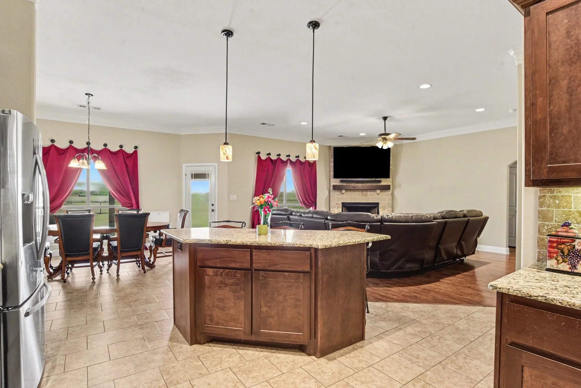 Single Family Residence For Sale in Hunt County , 4909 County Road 2720, Caddo Mills, Texas 75135, 4 Bedroom, 2 Bathroom, 2 Garage spaces, 2,005 Sqft, built in 2016, mls#21368400, Real Estate Agent in Caddo Mills, Homes For Sale in Hunt county, Homes For Sale in Caddo Mills, Realtor in Caddo Mills Texas, Real Estate Brokerage Independent Realty Texas, Luminita Cordes Realtor